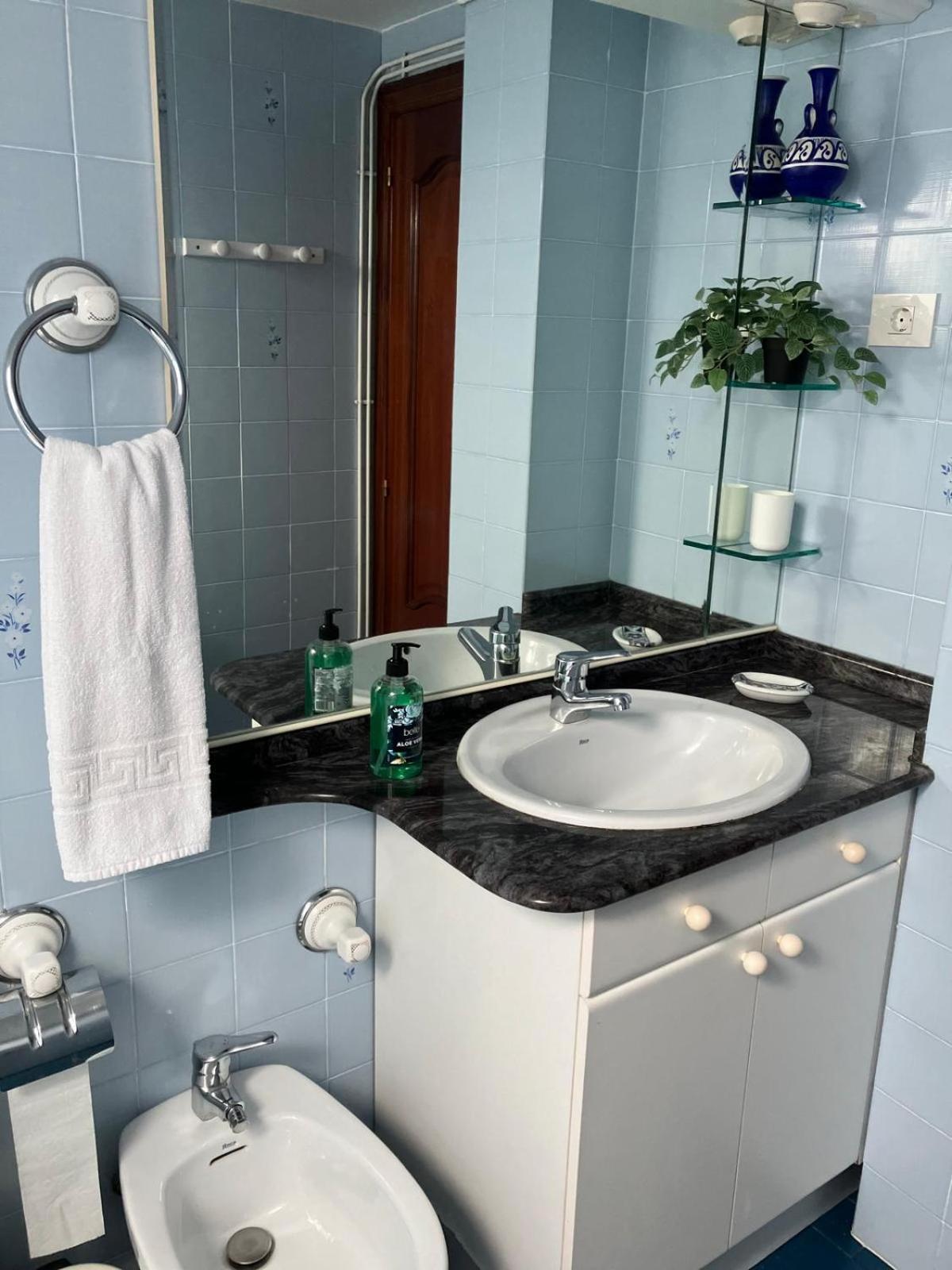 Duplex 122m2, 4 Dormitorios, 2 Banos Completos, Wifi 1gb Mundaka