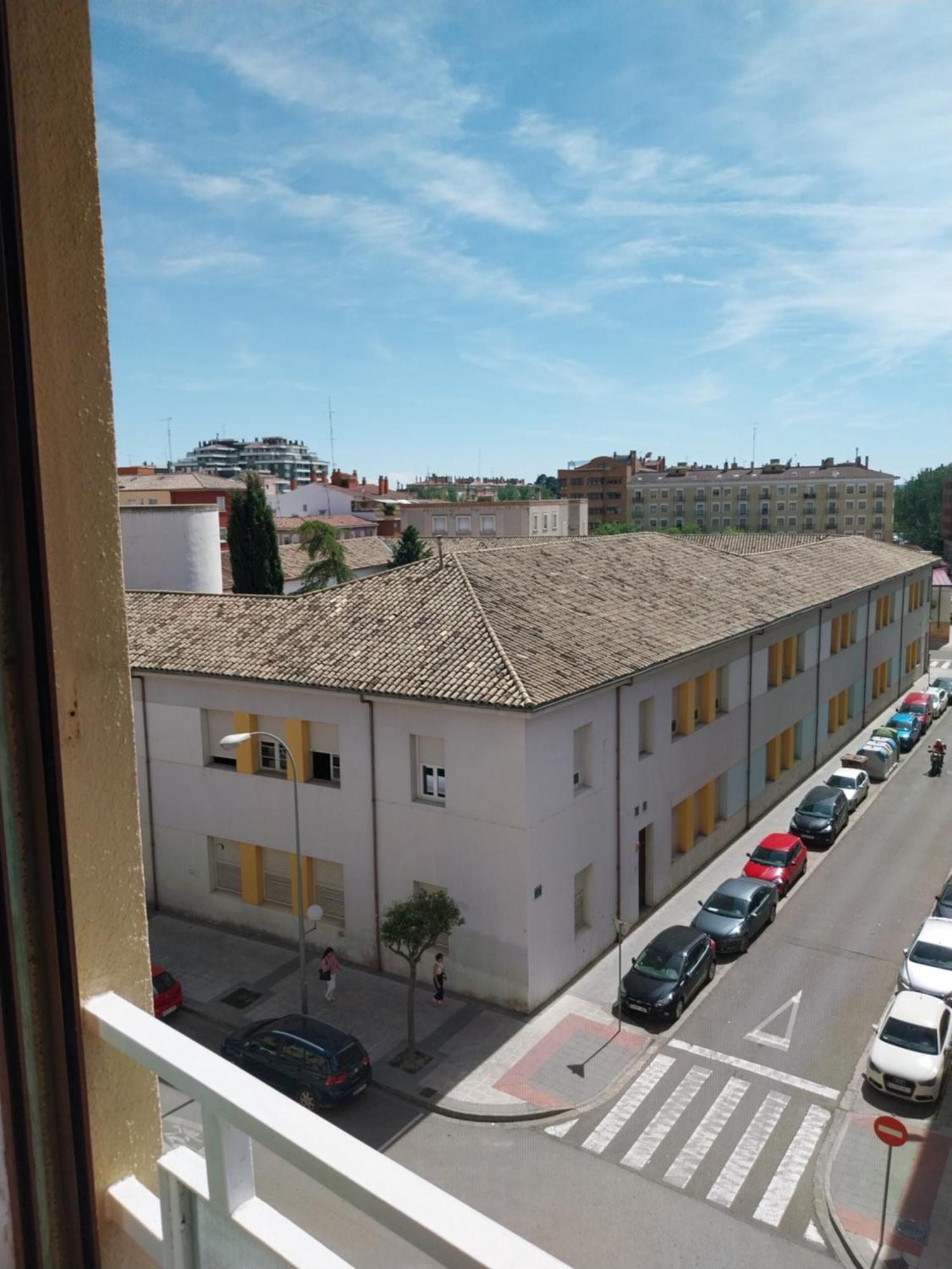 Grande En Apartamento Huesca