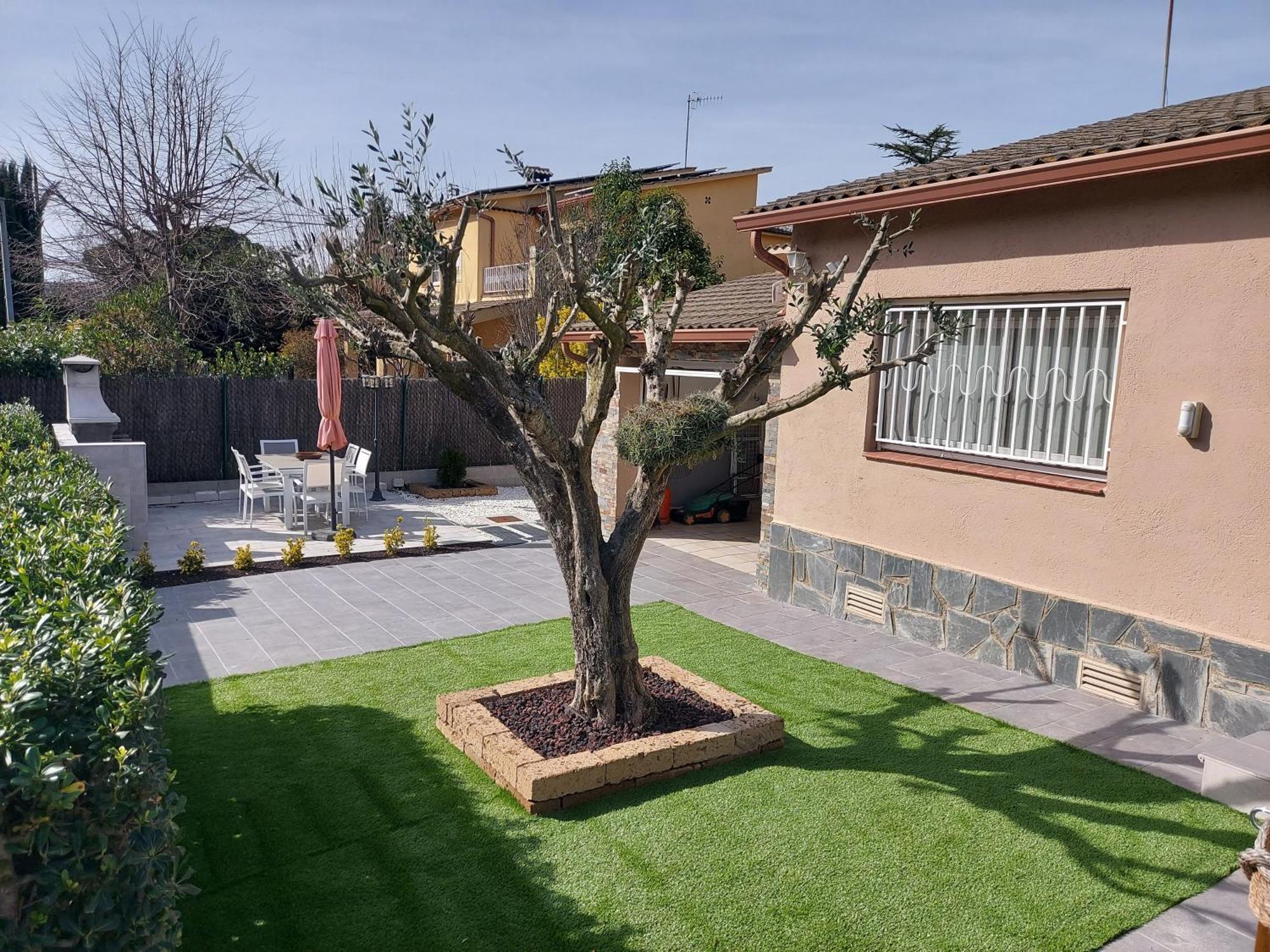 Сasa de vacaciones Cerca De Barcelona, Y Entre Tres Parques Naturales, Casa De 4 Y 2 Banos Con Piscina, Barbacoa Y Chimenea *