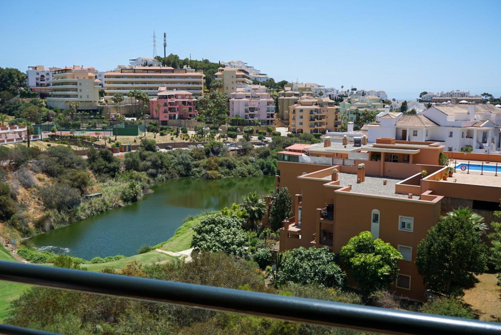 Casa Diamante: Sunny 2br/2ba In Apartamento Mijas