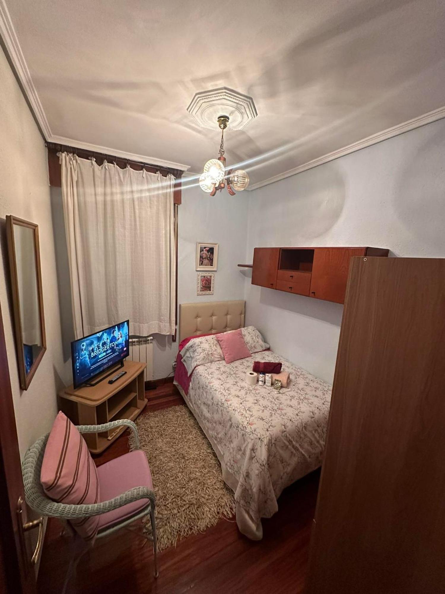 Homestay Elysium House Santander