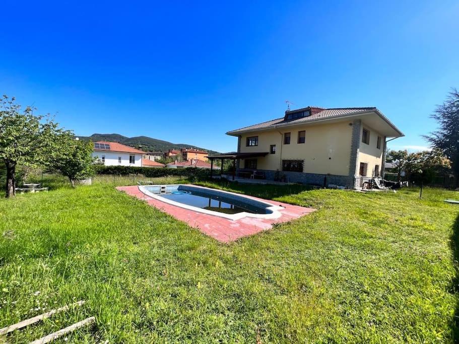 Сasa de vacaciones Precioso Chalet En Valle De Mena *