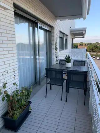 Con Piscina Y Cerca De La Playa Apartamento