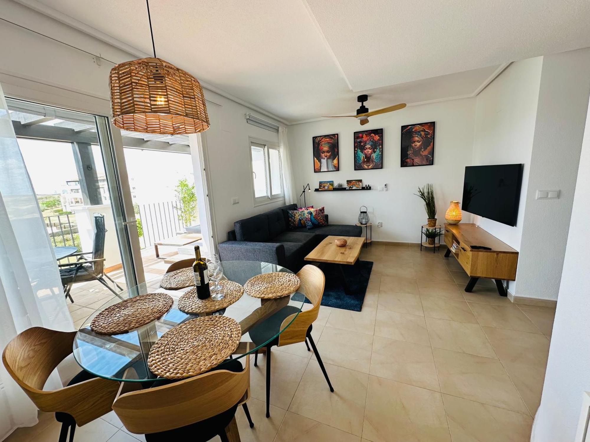 Stunning With A Beautiful Pool/lake View Apartment Sucina