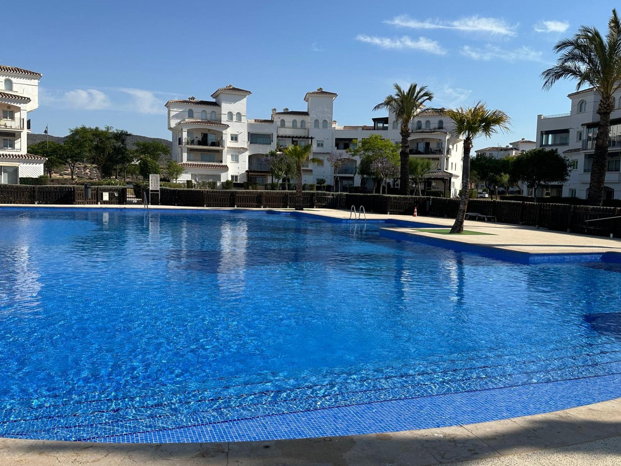 Apartment Stunning With A Beautiful Pool/lake View Sucina