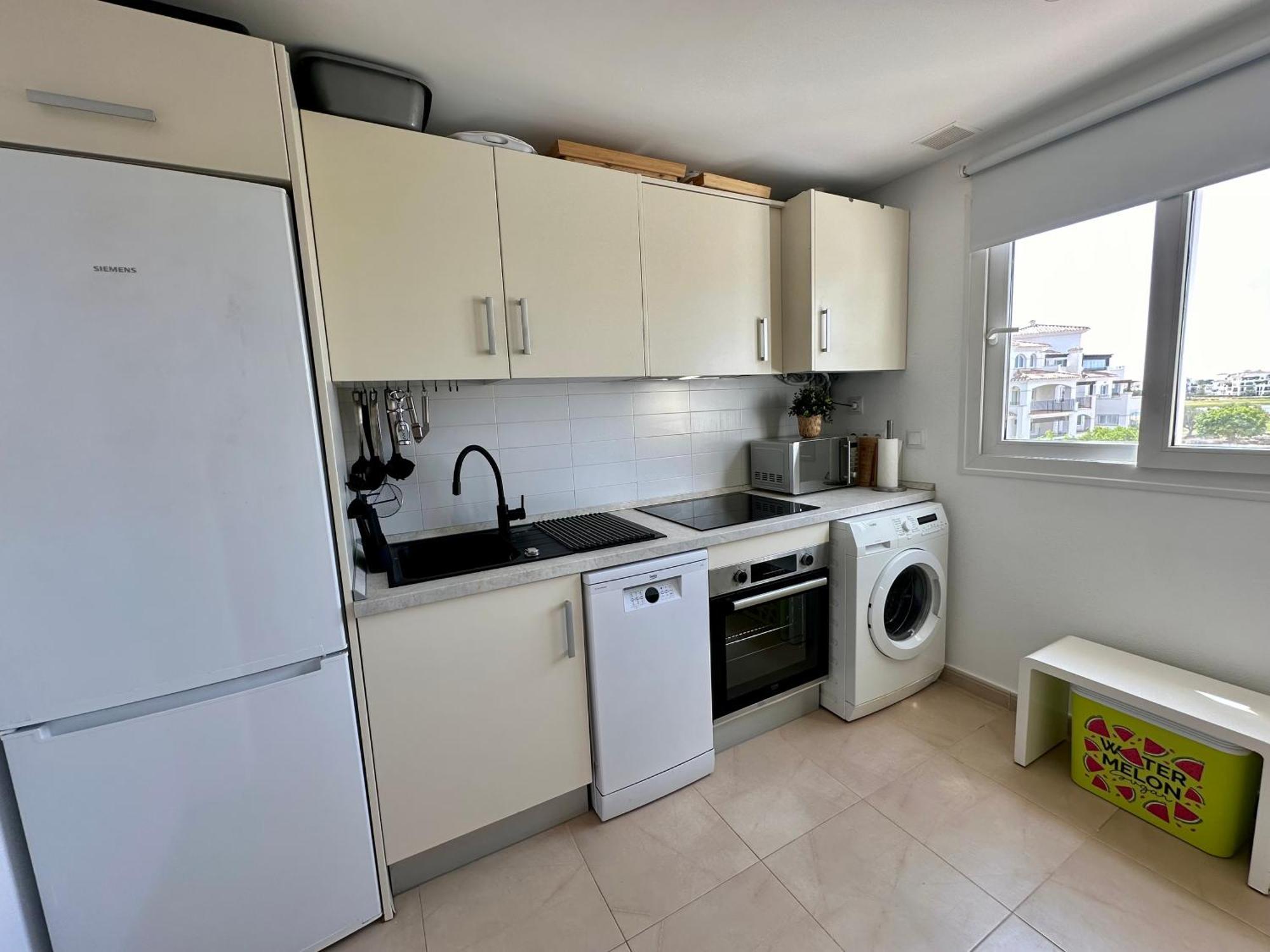 Stunning With A Beautiful Pool/lake View Sucina