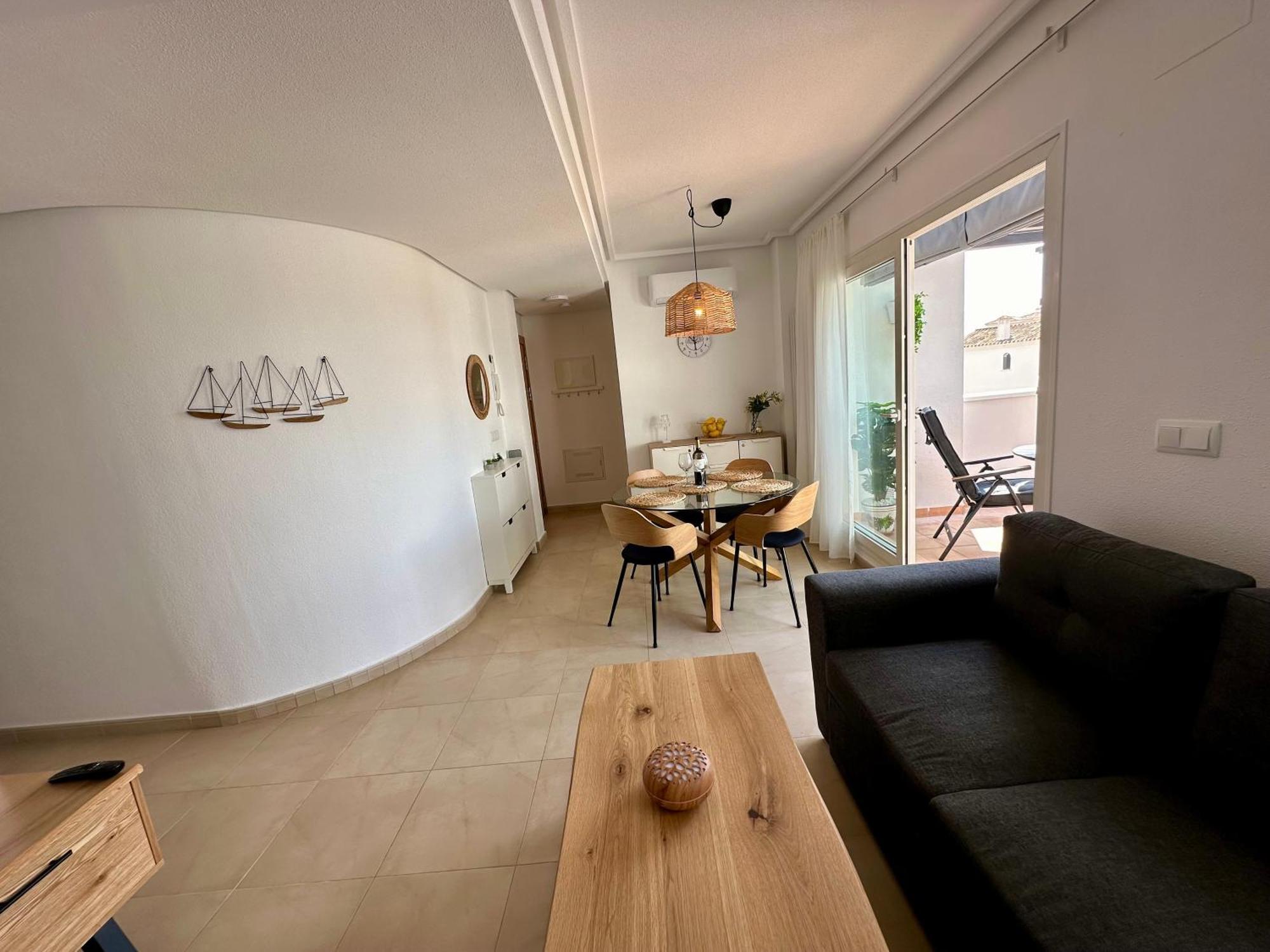 Stunning With A Beautiful Pool/lake View Apartment *