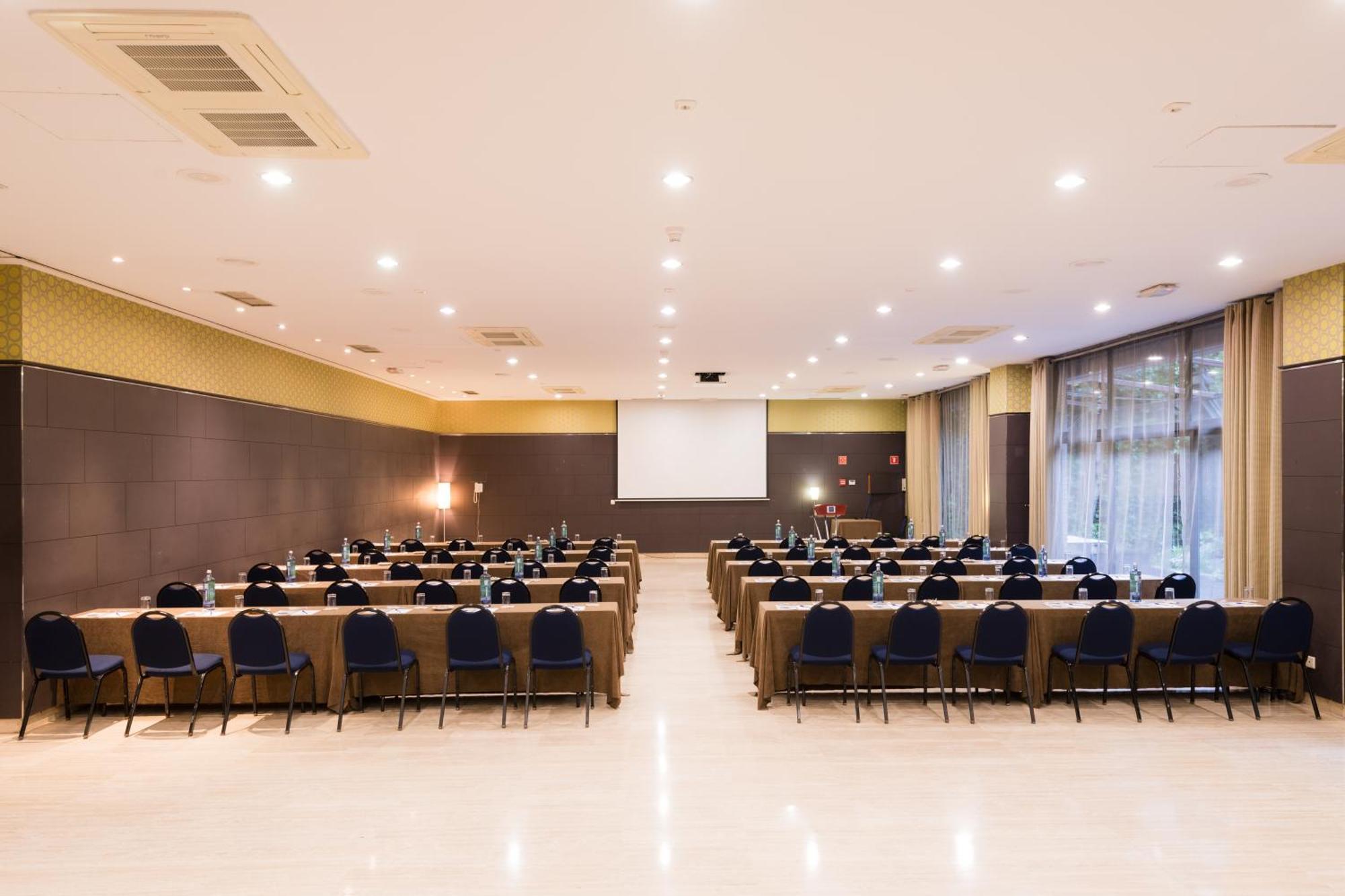 Nh Ciudad De Hotel 4*