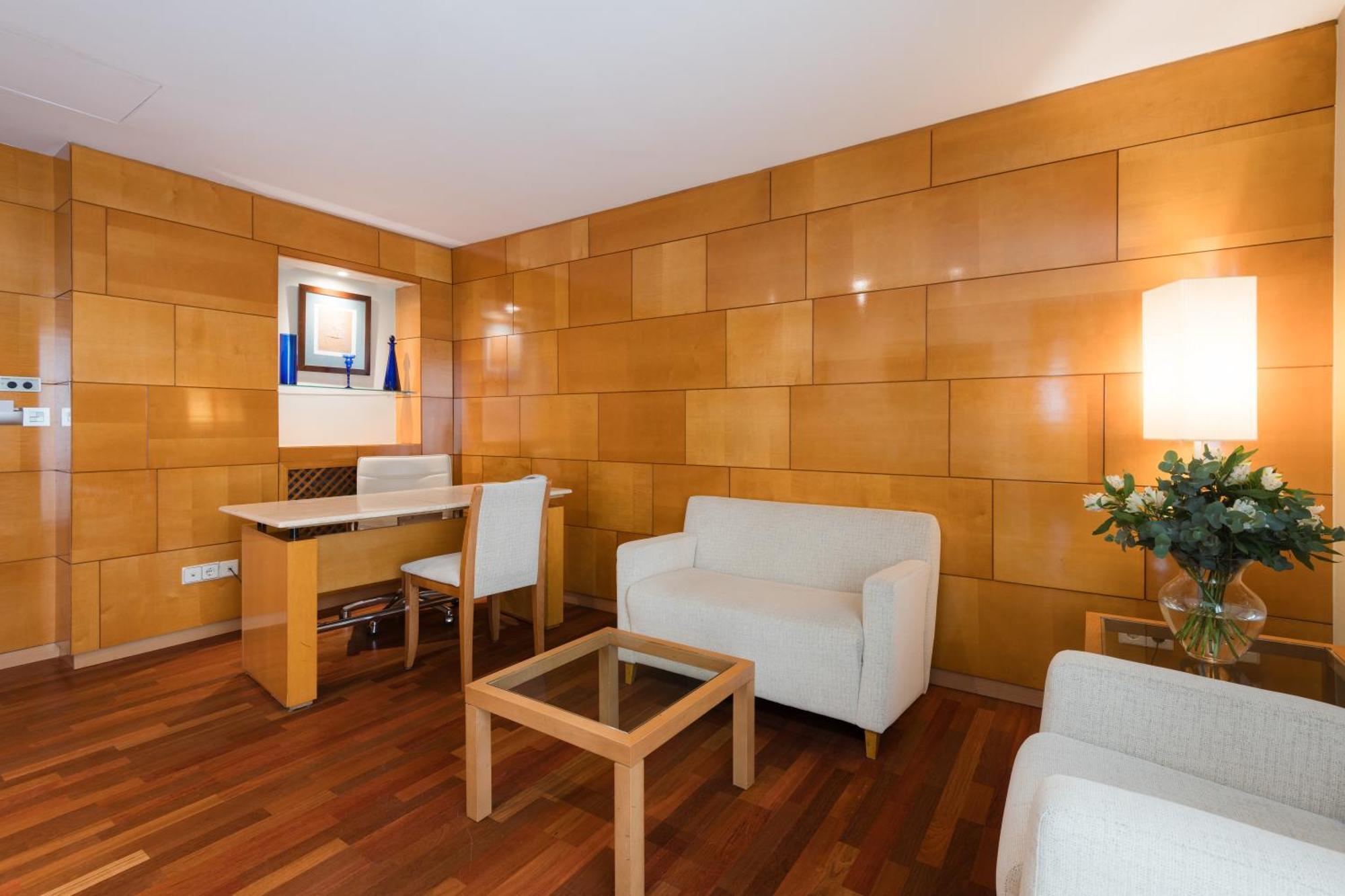 Nh Ciudad De 4*