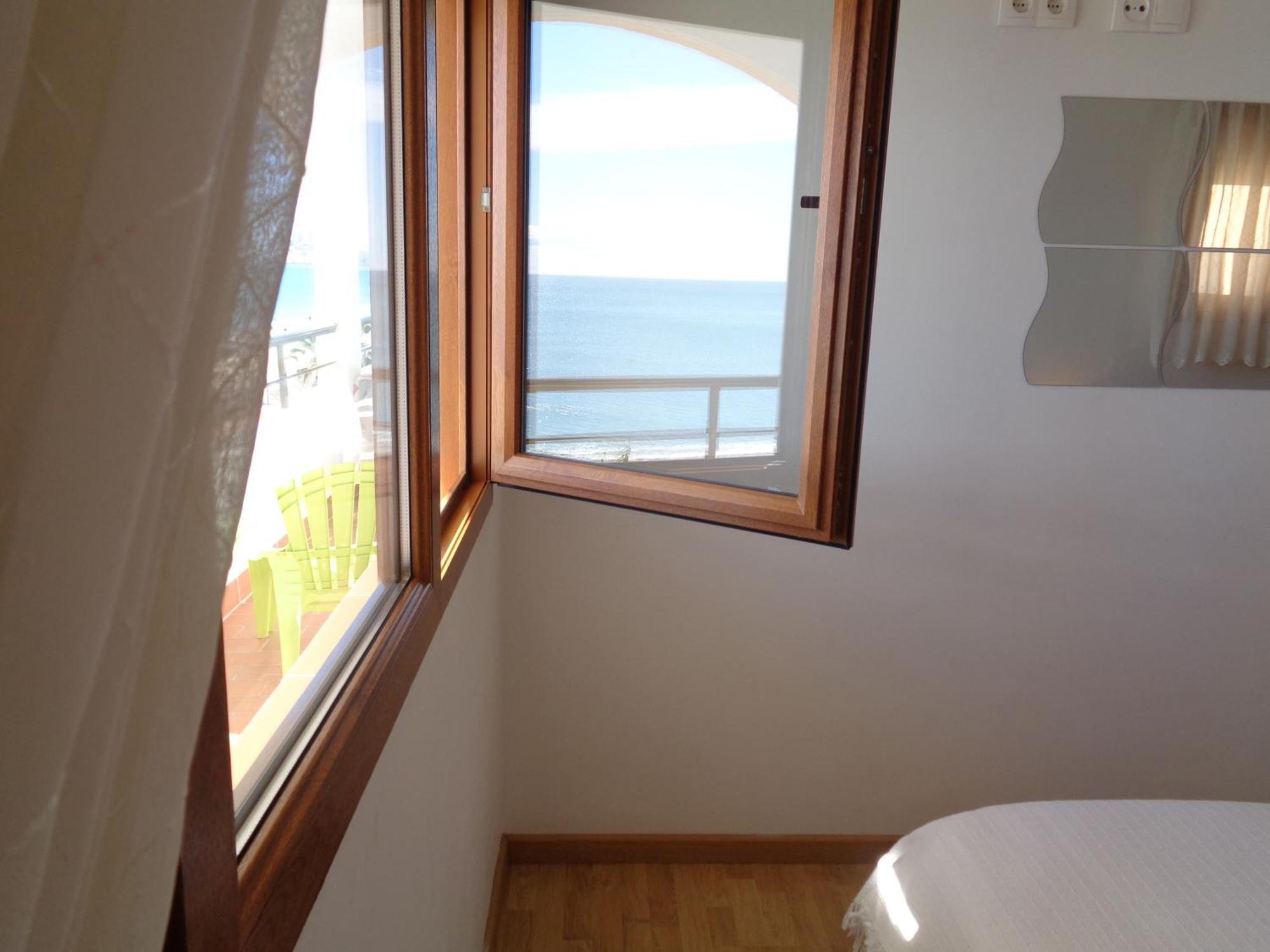 Benedicto Xiii: Beachfront With Parking & Modern Amenities * Peniscola