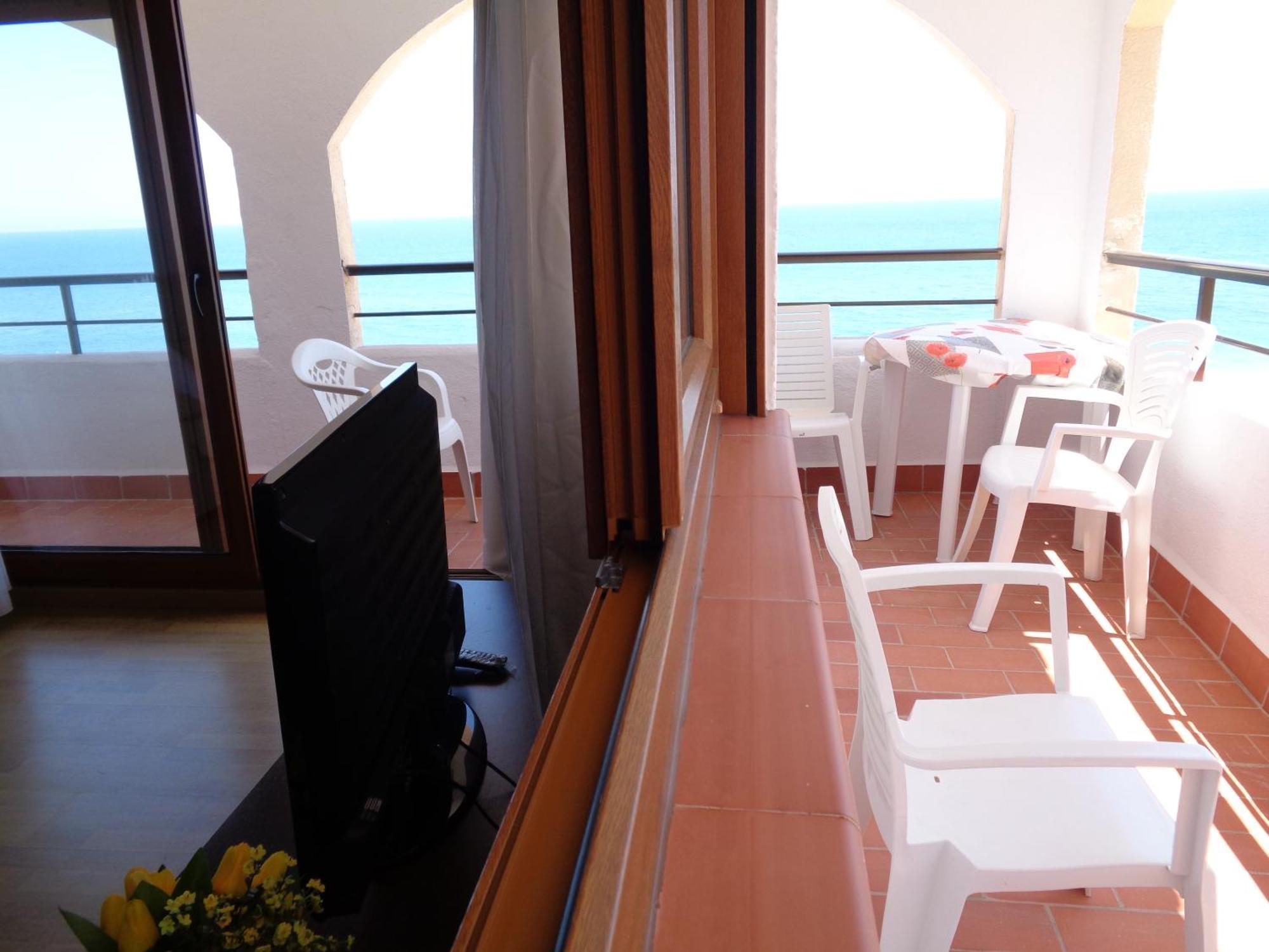 Apartamento En Primera Línea De Playa, Ada Benedicto Xiii, *