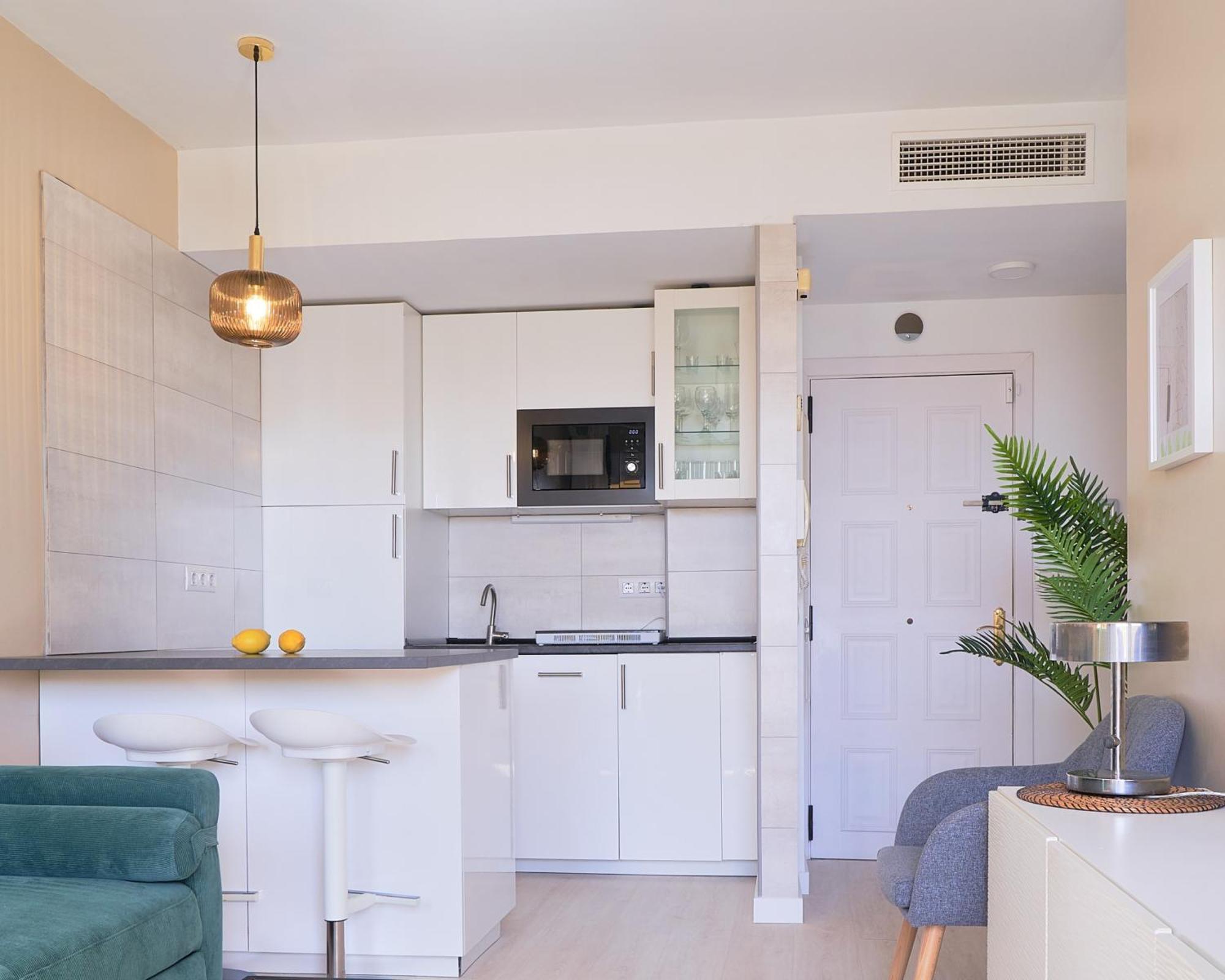 Apartment Perfect Location With Roof Terrace *