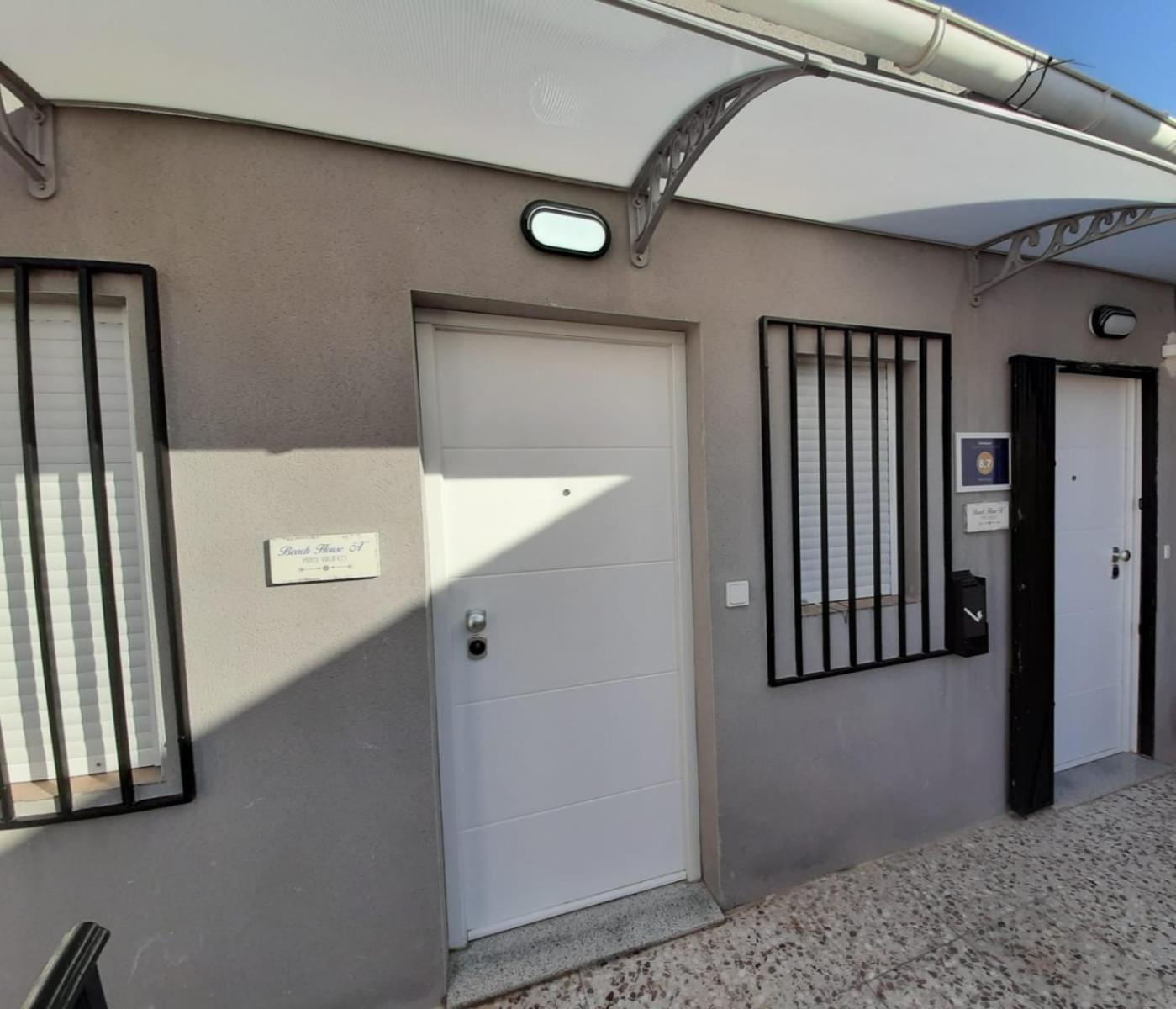 House Apartment *