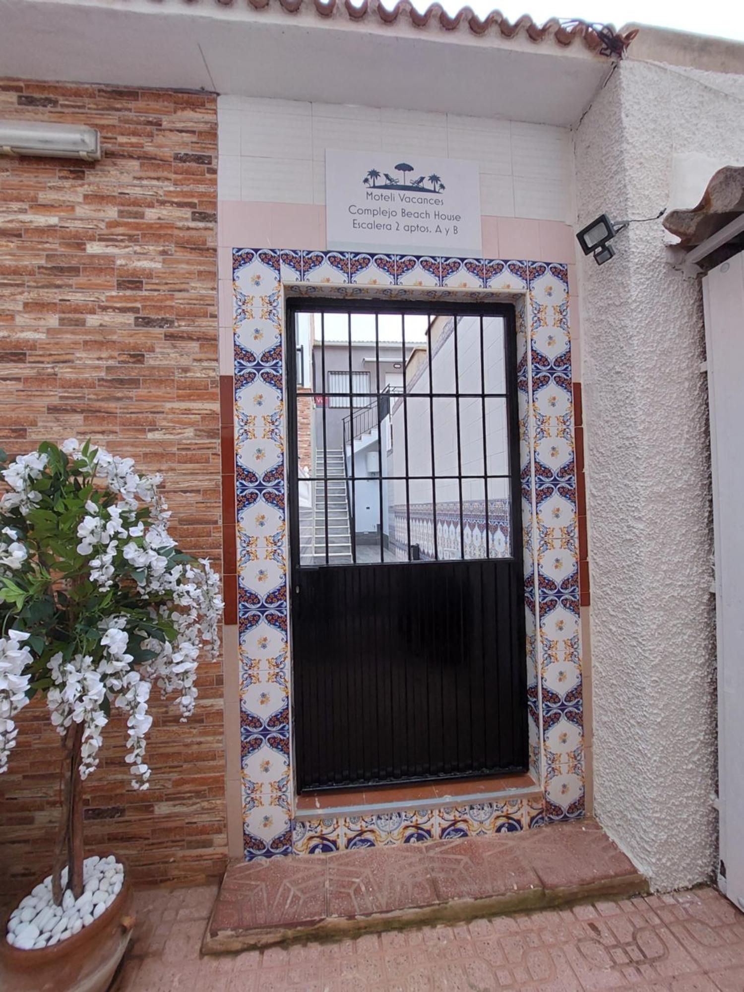 Apartment House *