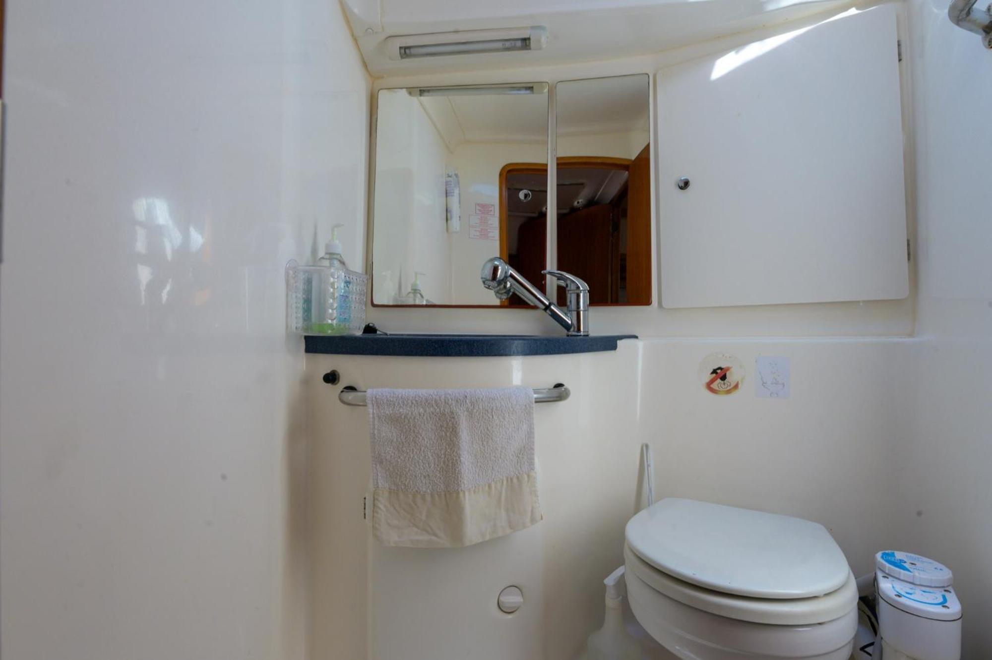 Hotel en barco Boat Barcelona Sant Adrià de Besòs