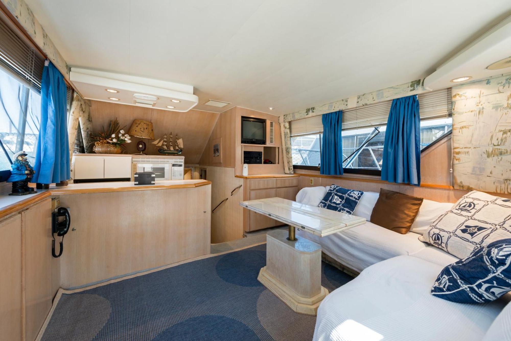 Boat Barcelona Botel