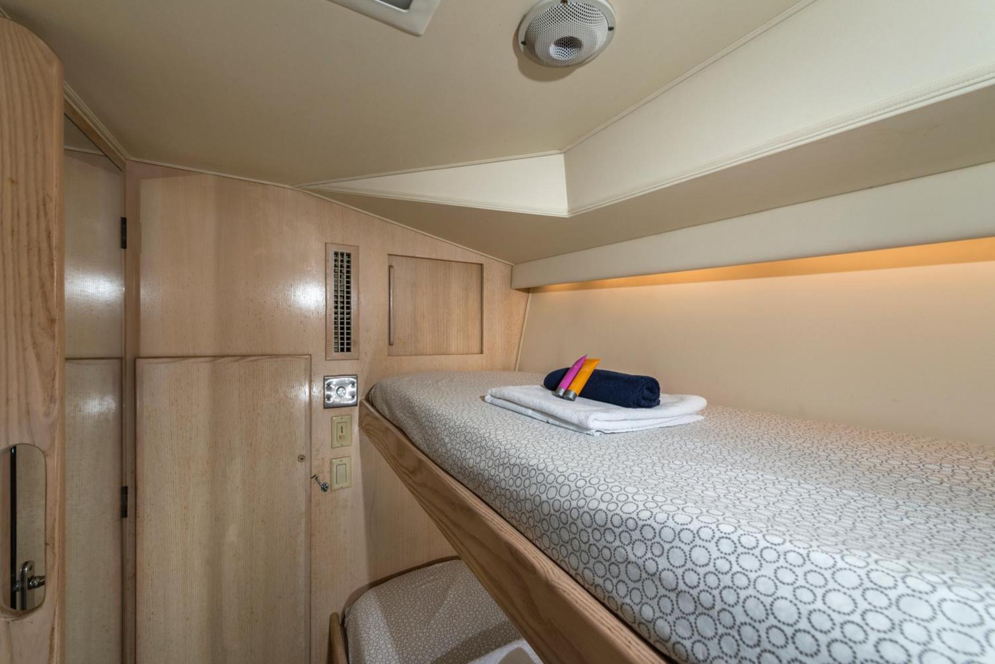 Boat Barcelona Hotel en barco *