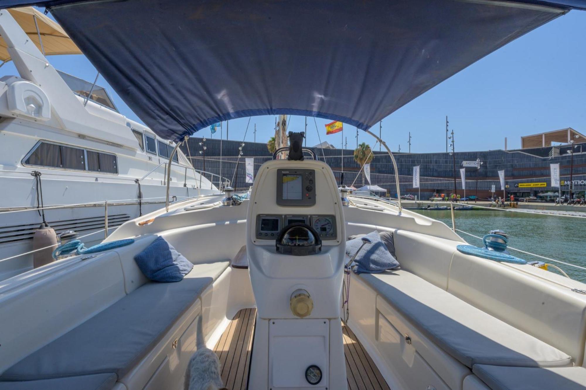 Boat Barcelona Botel