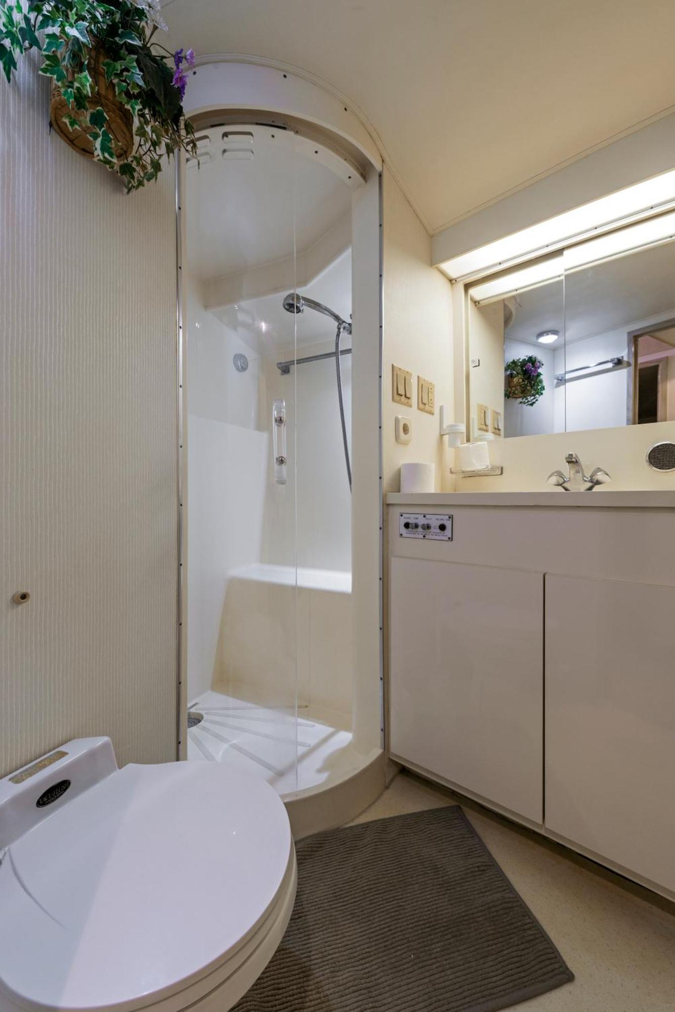 Hotel en barco Boat Barcelona