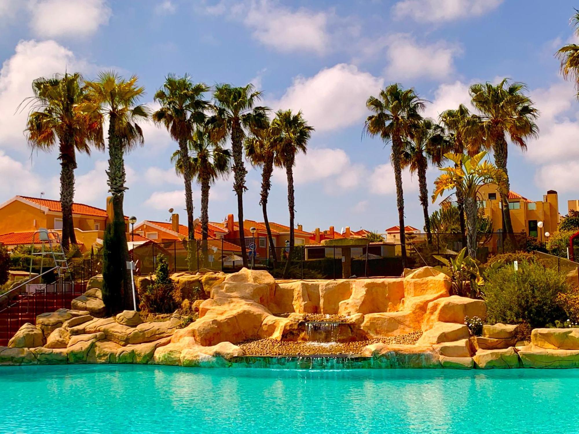 8 Familiar Con Piscina Holiday home