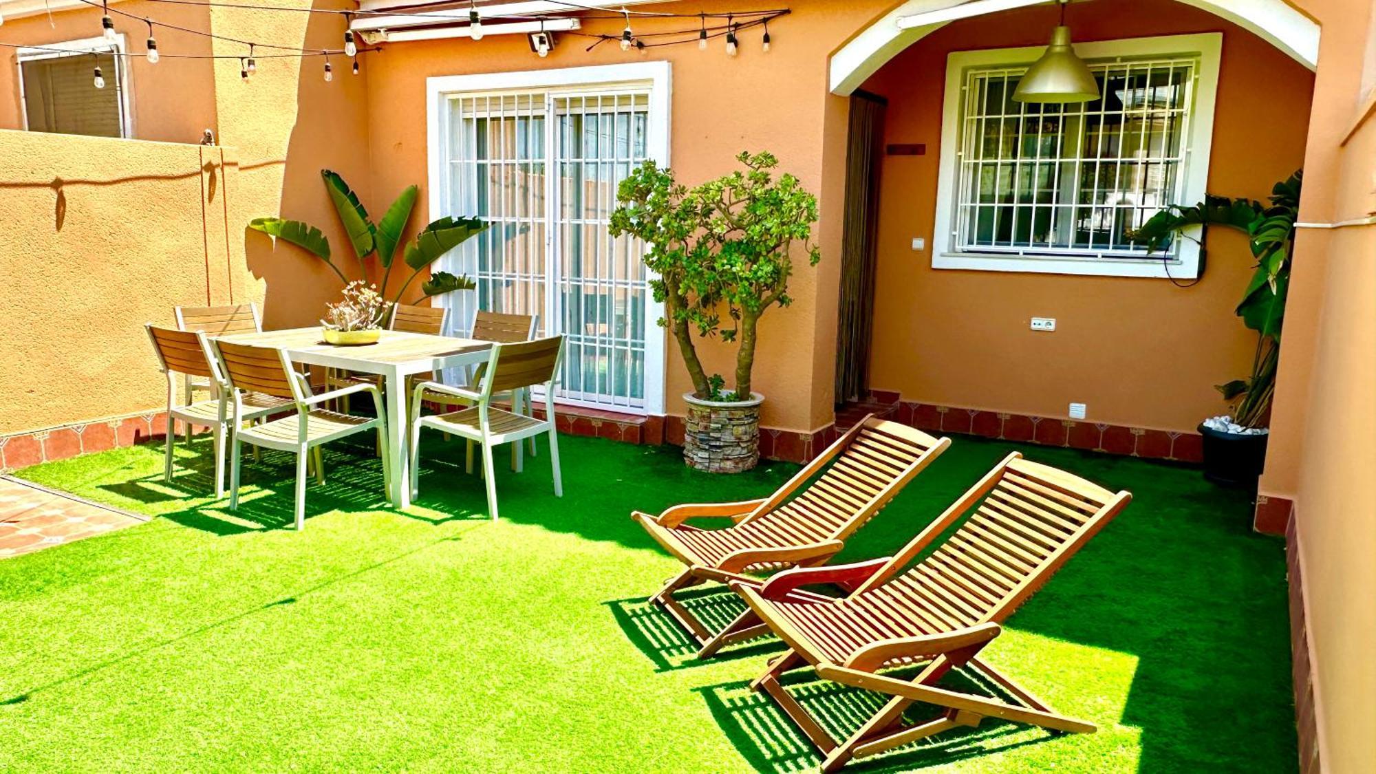 8 Familiar Con Piscina * Gran Alacant