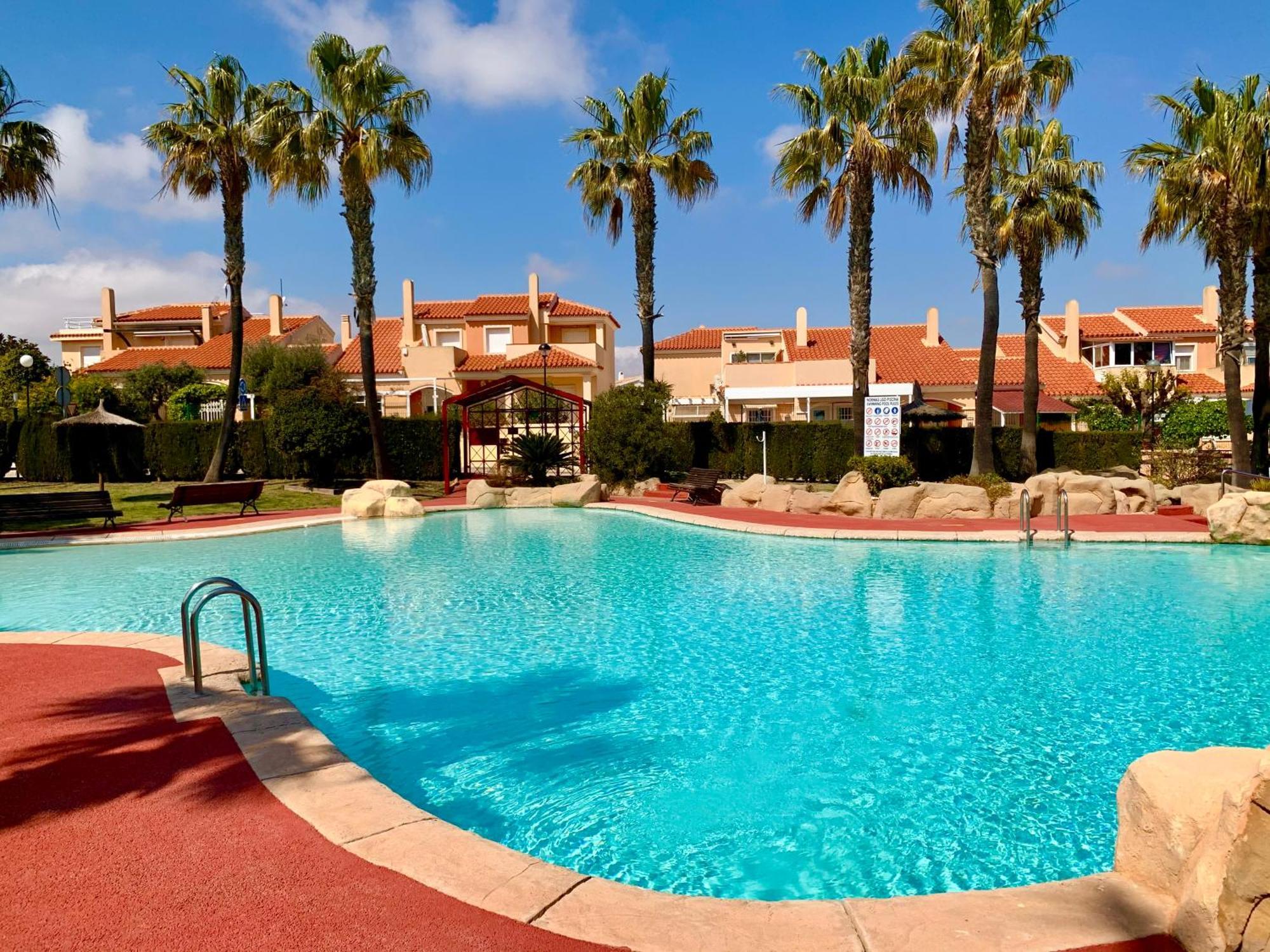 Holiday home 8 Familiar Con Piscina *