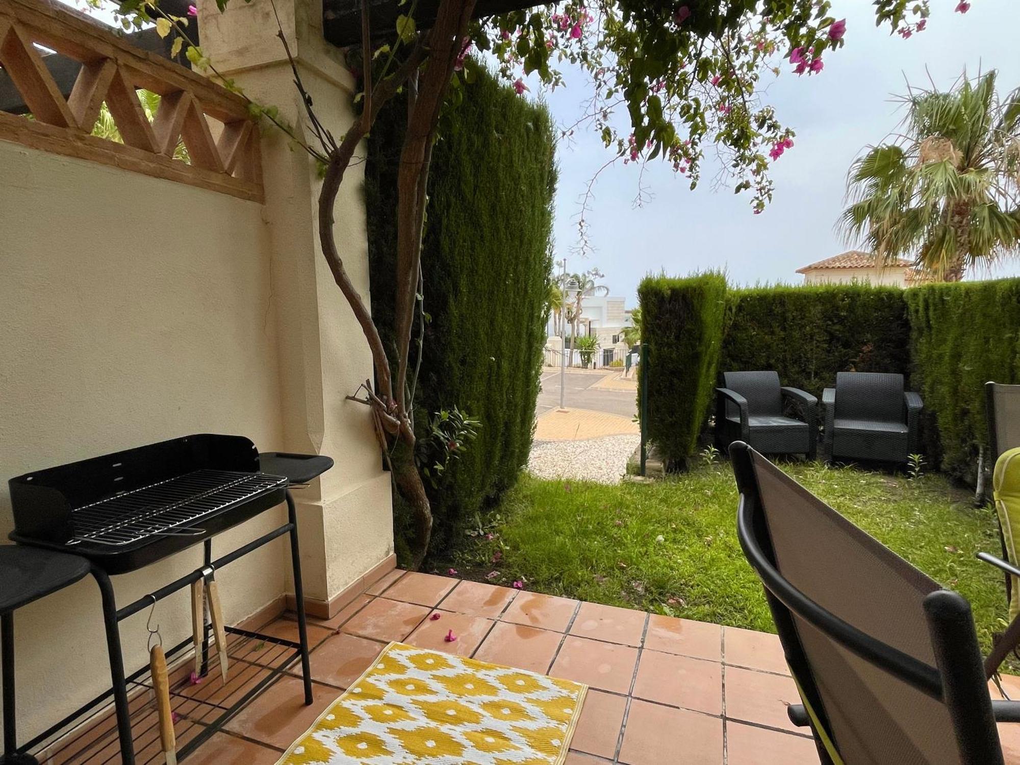 Apartamento Adosado De Estilo Mediterráneo, Con Jardín Y Vistas Finestrat