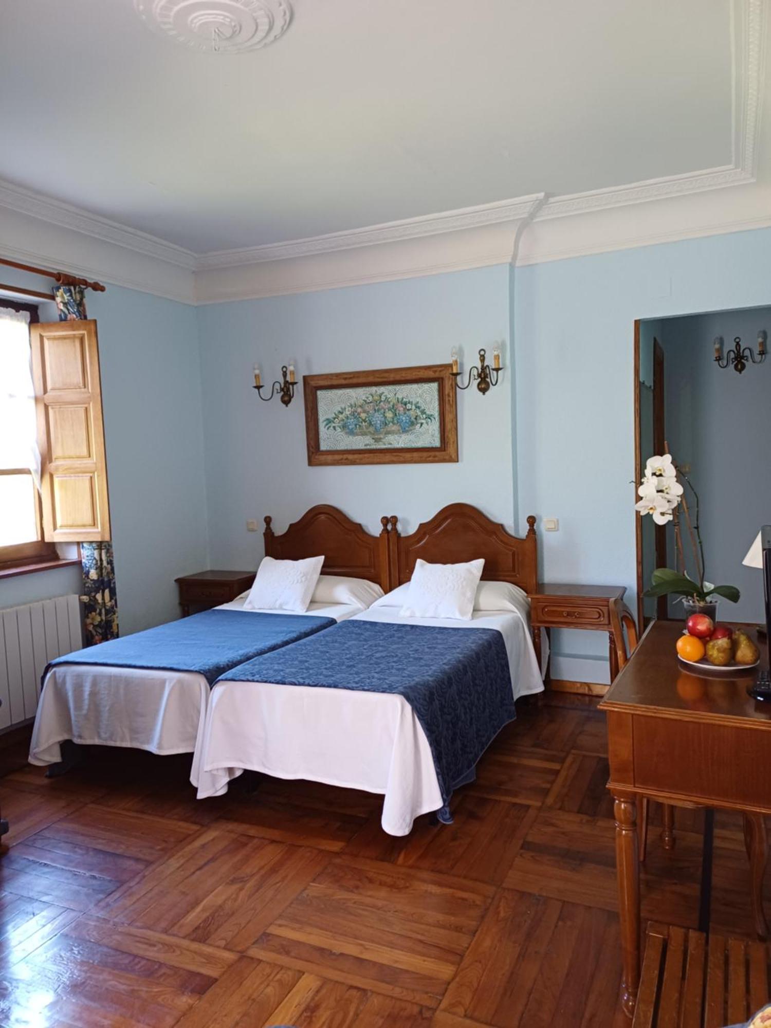 Hotel Elena Panes