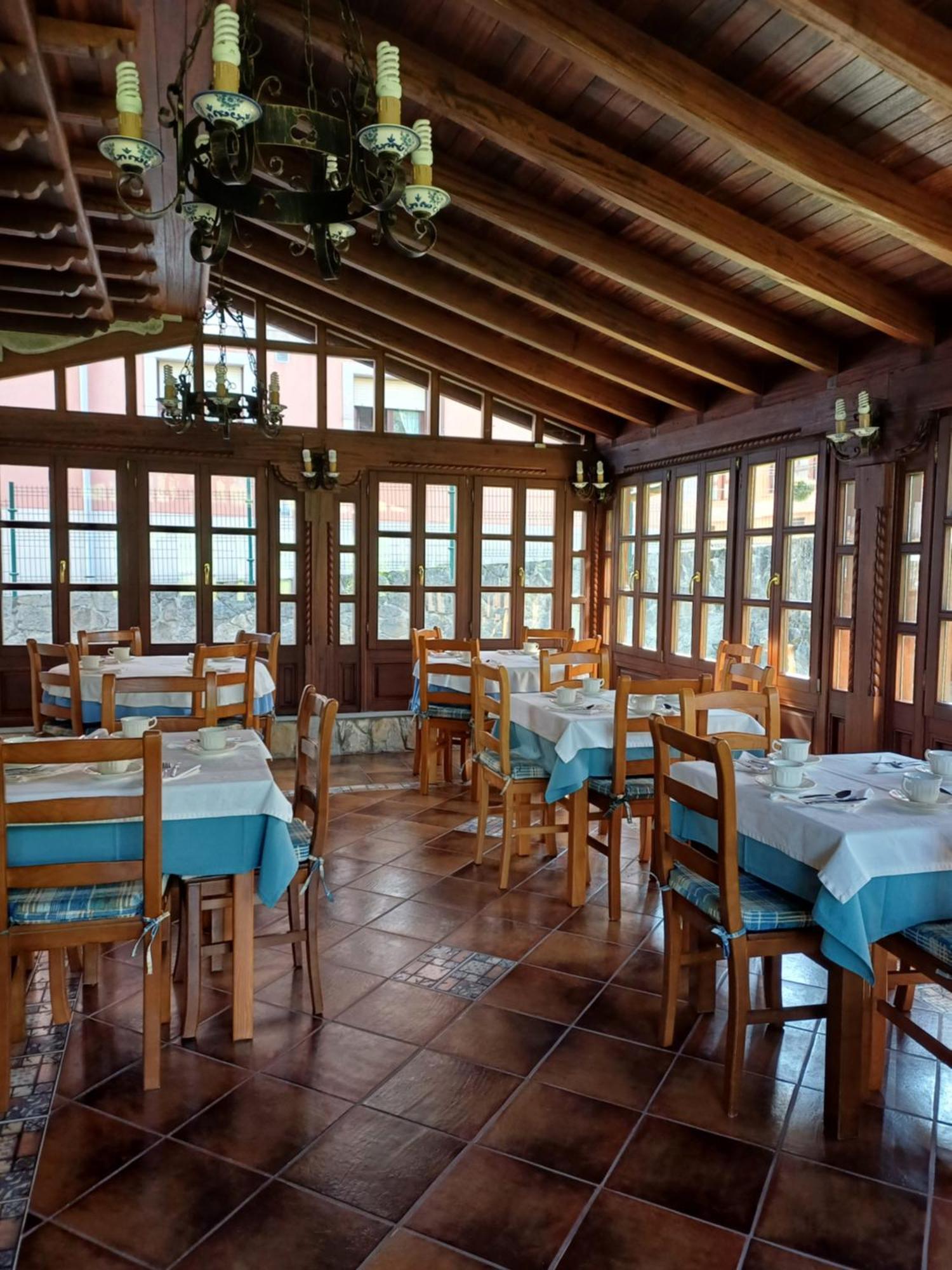 Elena Hotel Panes