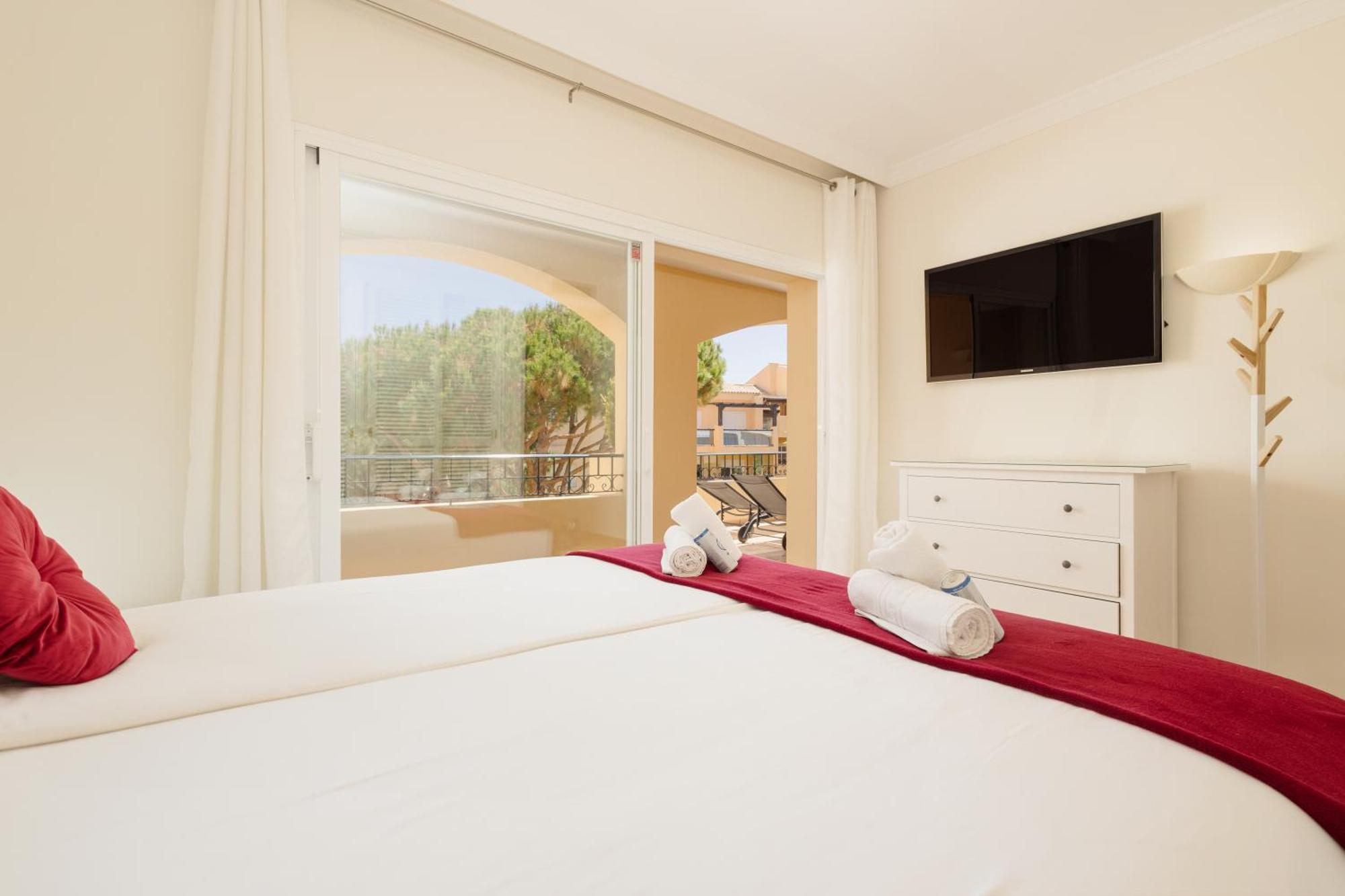2 Bedroom Next To The In Elviria, *