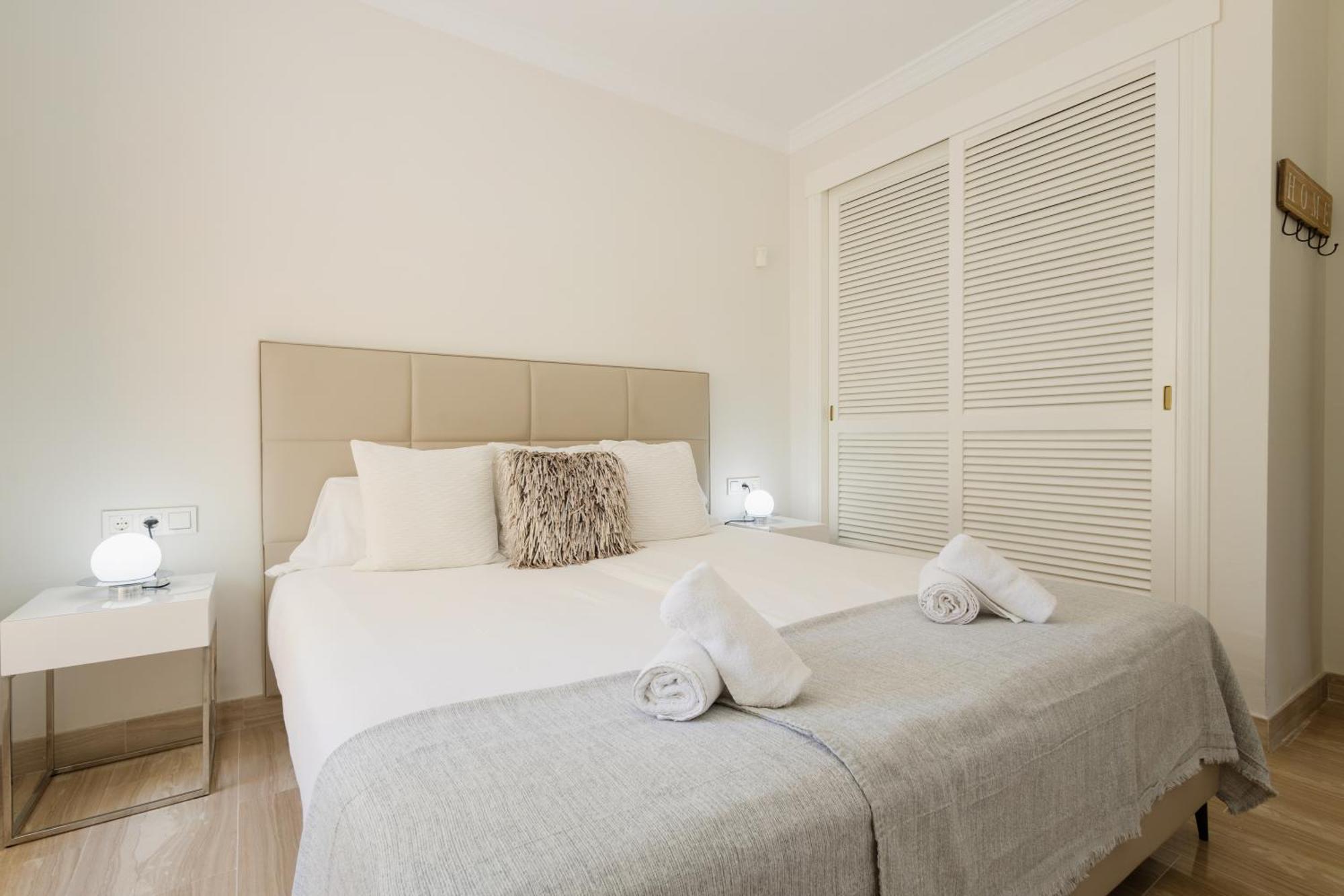 2 Bedroom Next To The In Elviria, Apartment *