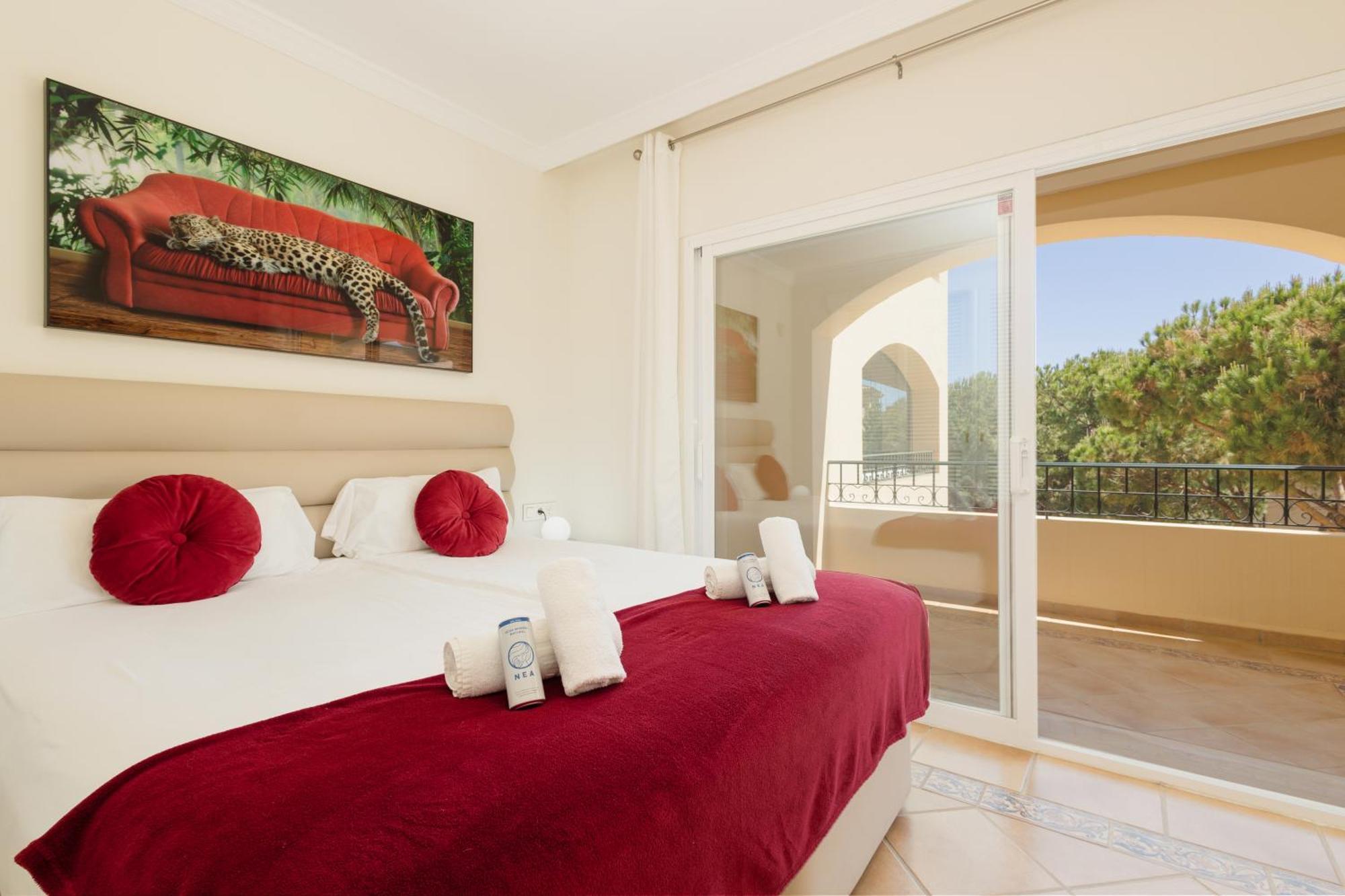2 Bedroom Next To The In Elviria, *