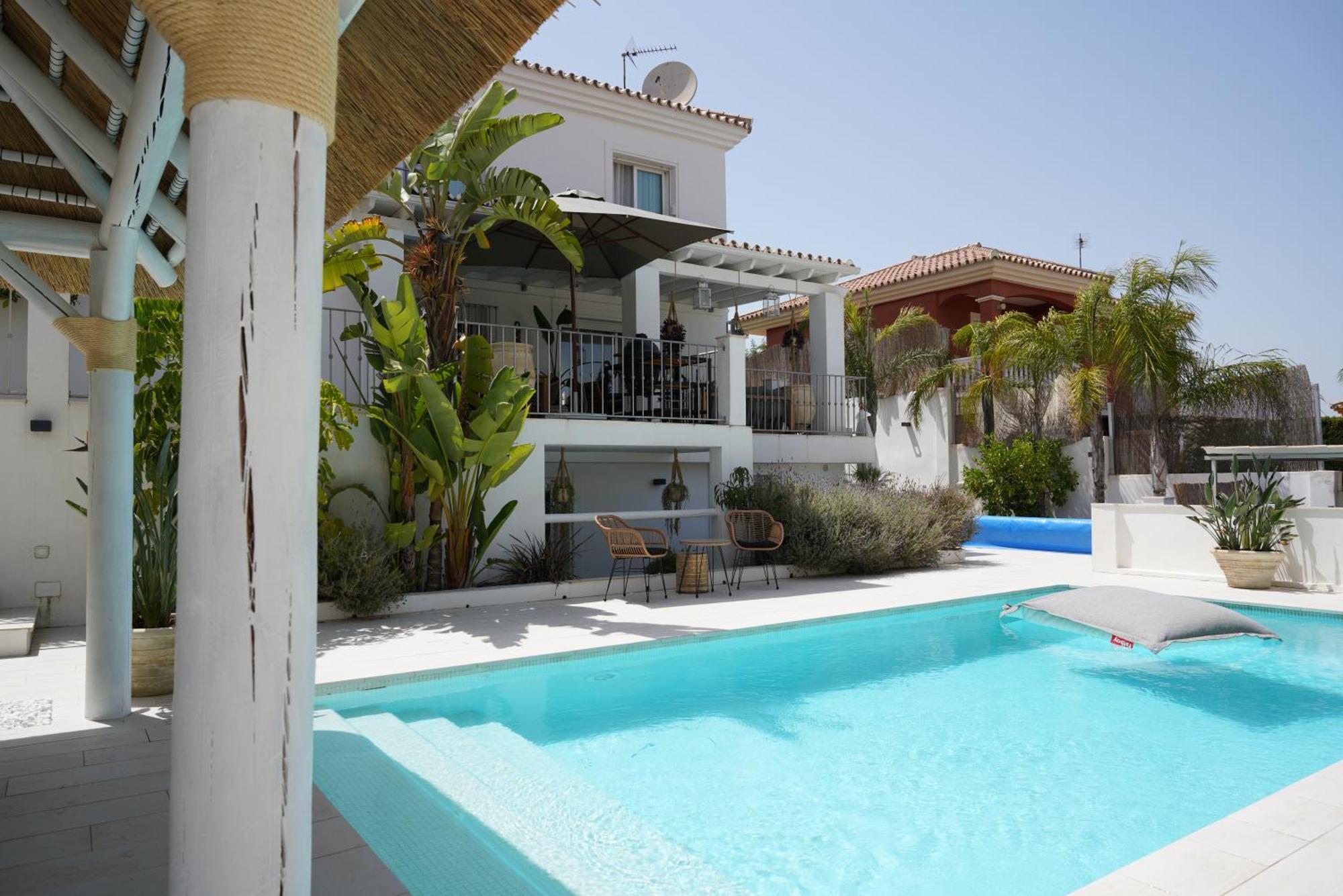 Apartamento Thani Holidays Coín