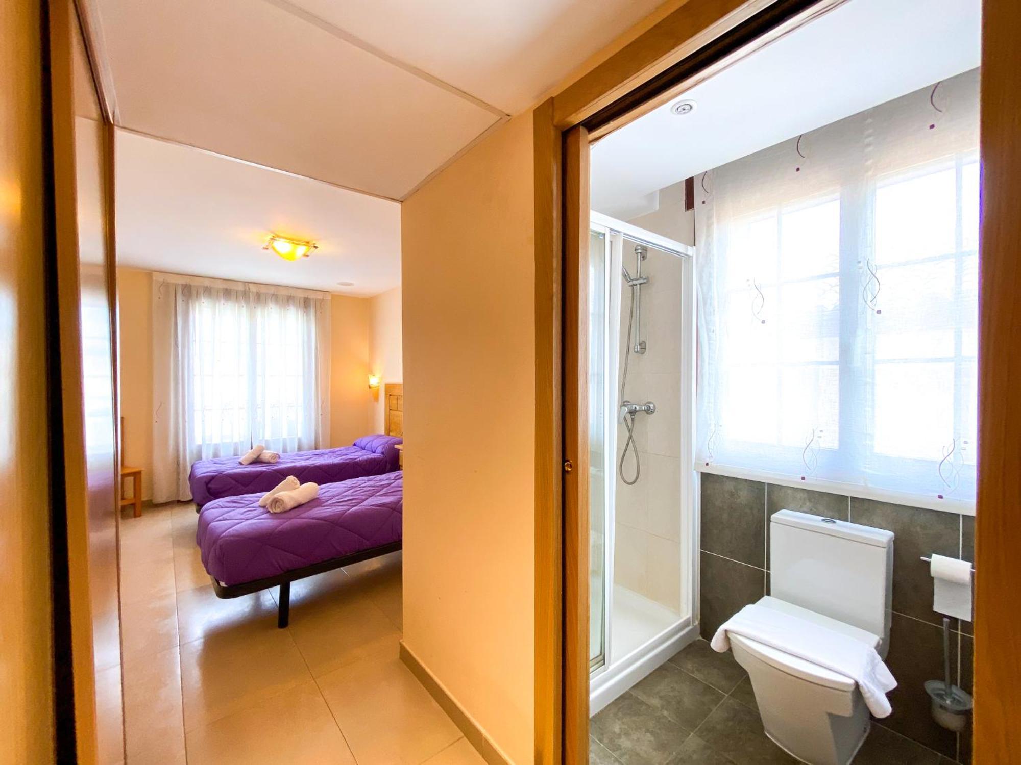 Ainoa Hotel *