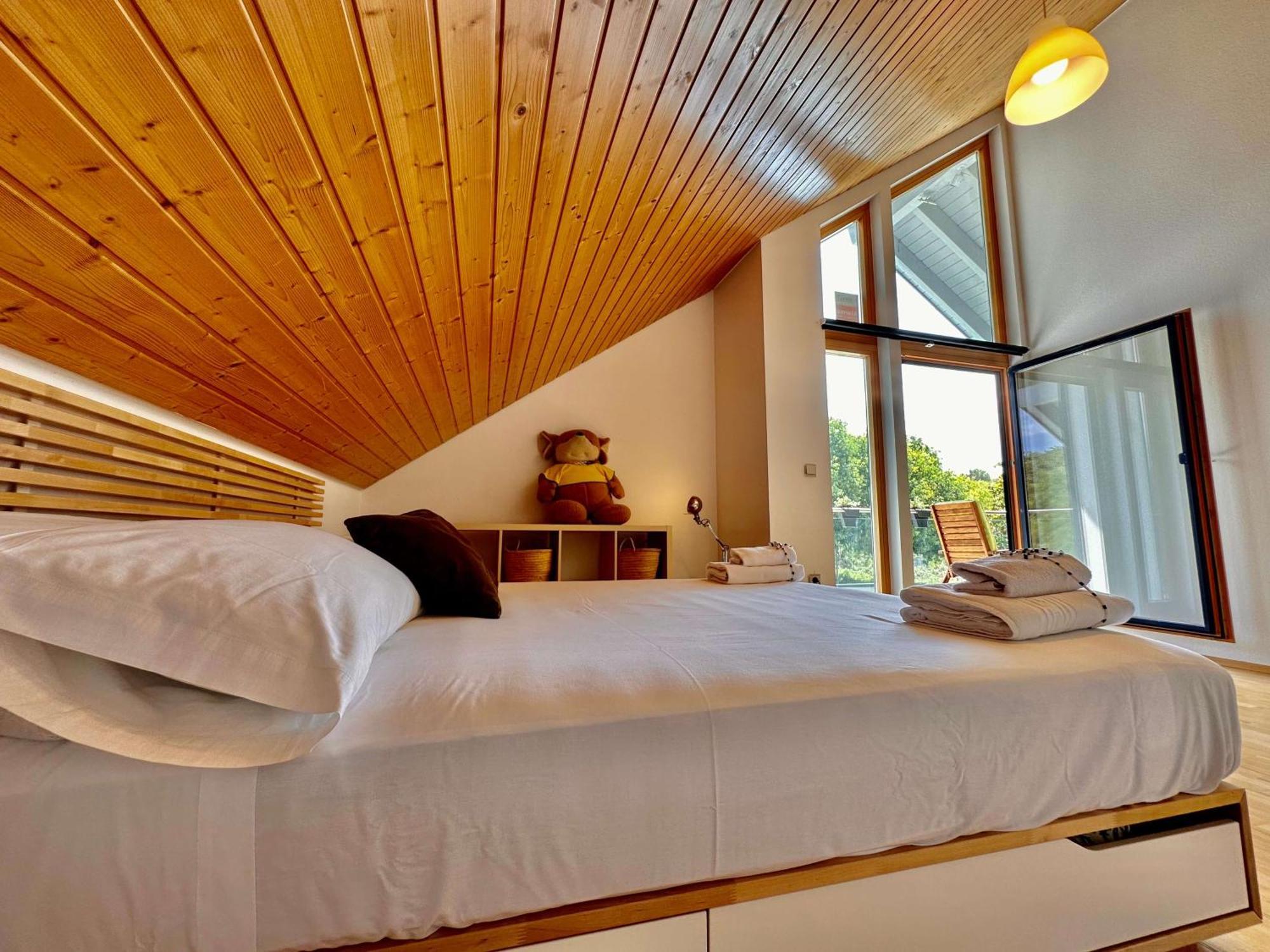 Villa Sparrow In Residential Area By Hlclub Agency