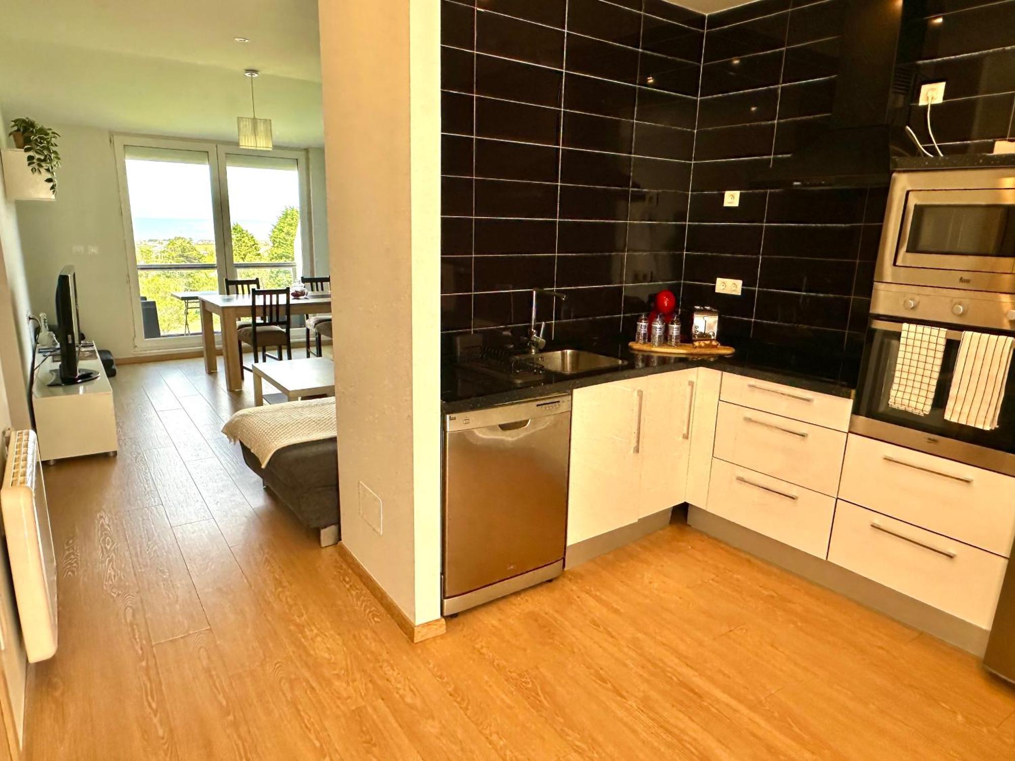 Arnela Reinante Apartment *
