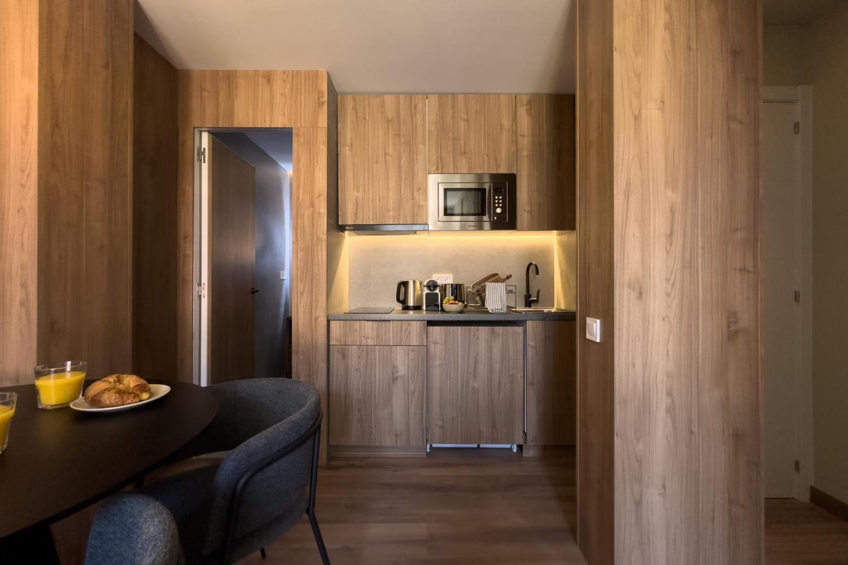 Beautiful & Comfy City Center Apartment *