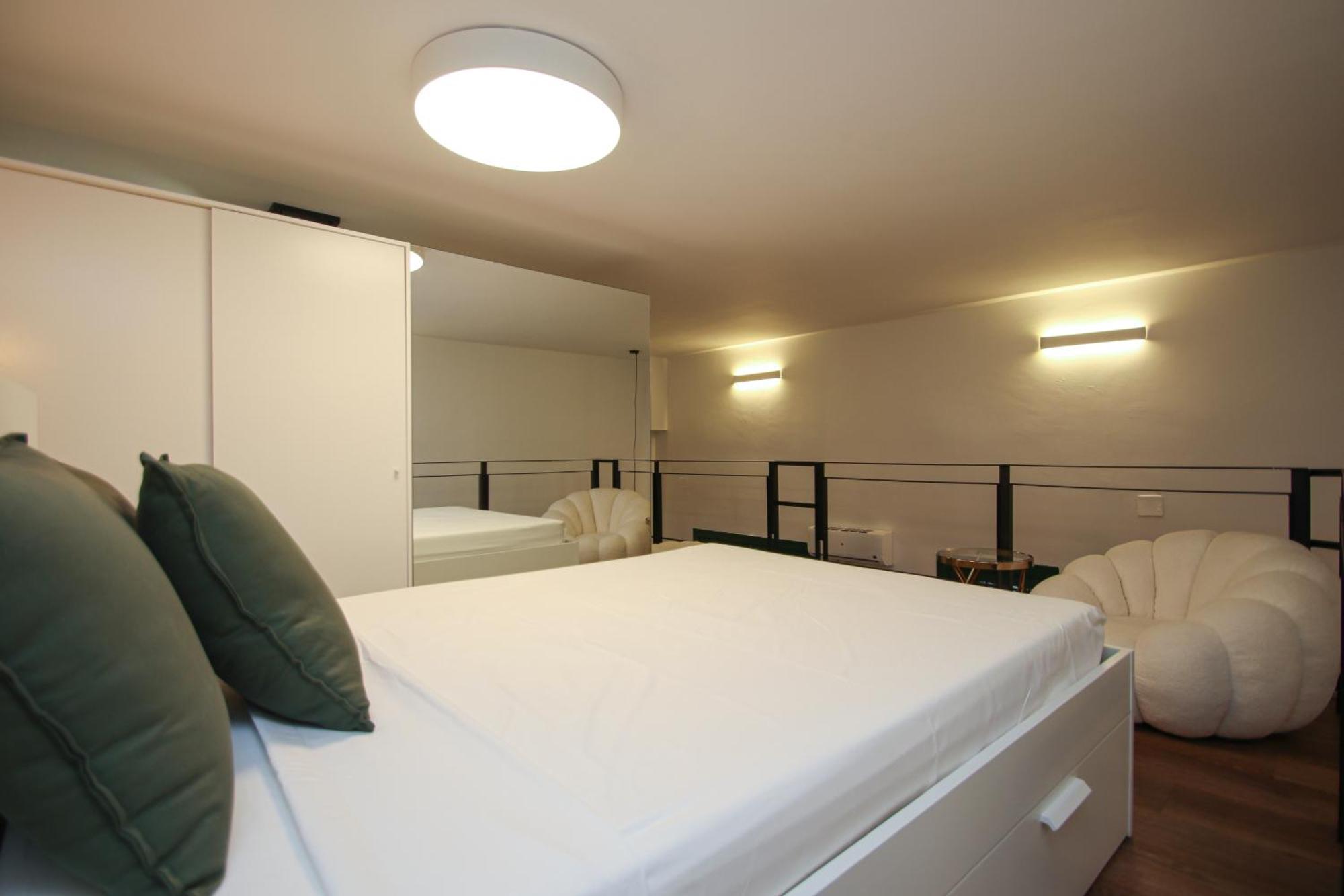 Apartment New! Luxurious & Chic Duplex Next To The Cathedral