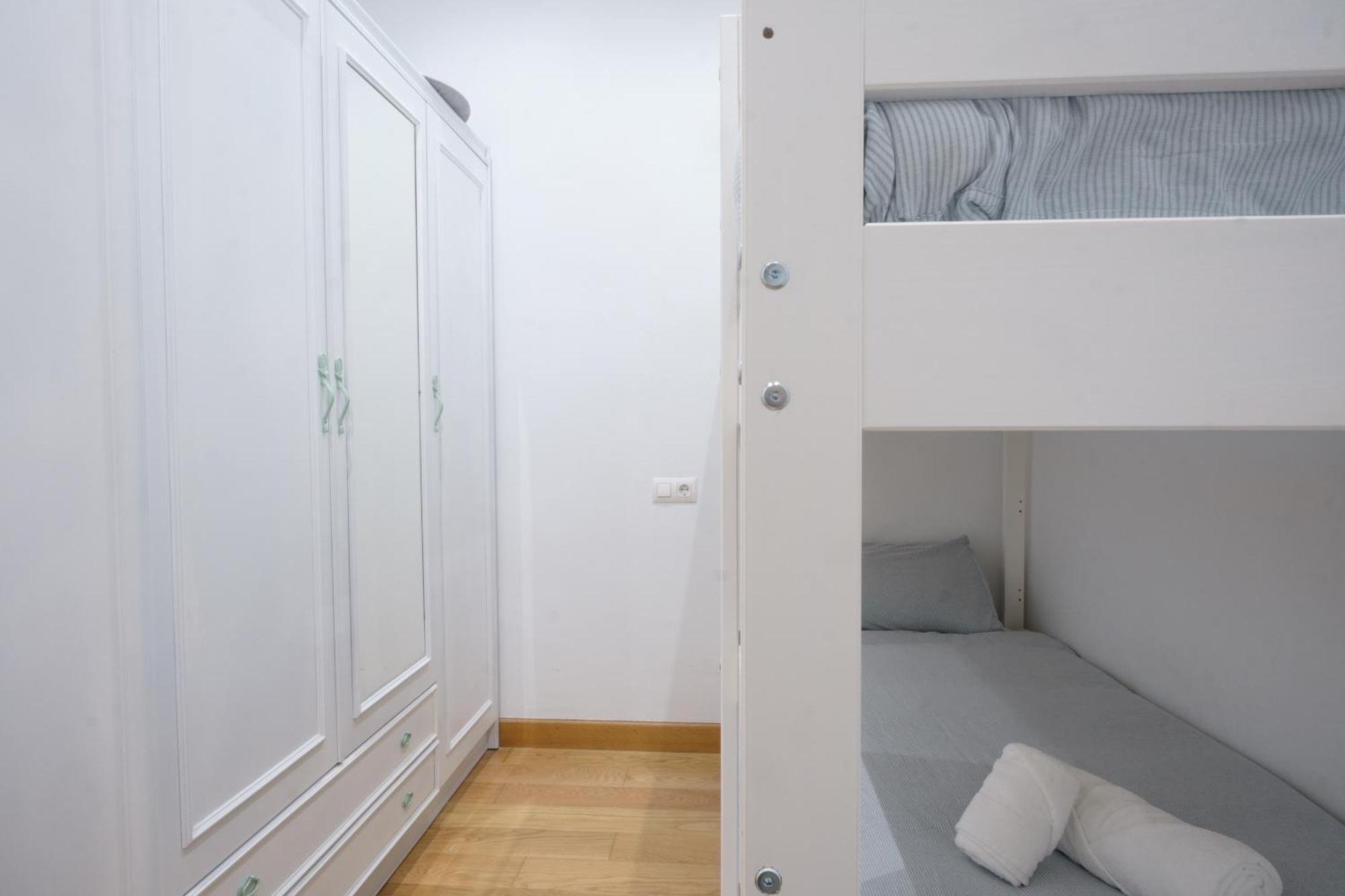 Apartment - Avda La Costa