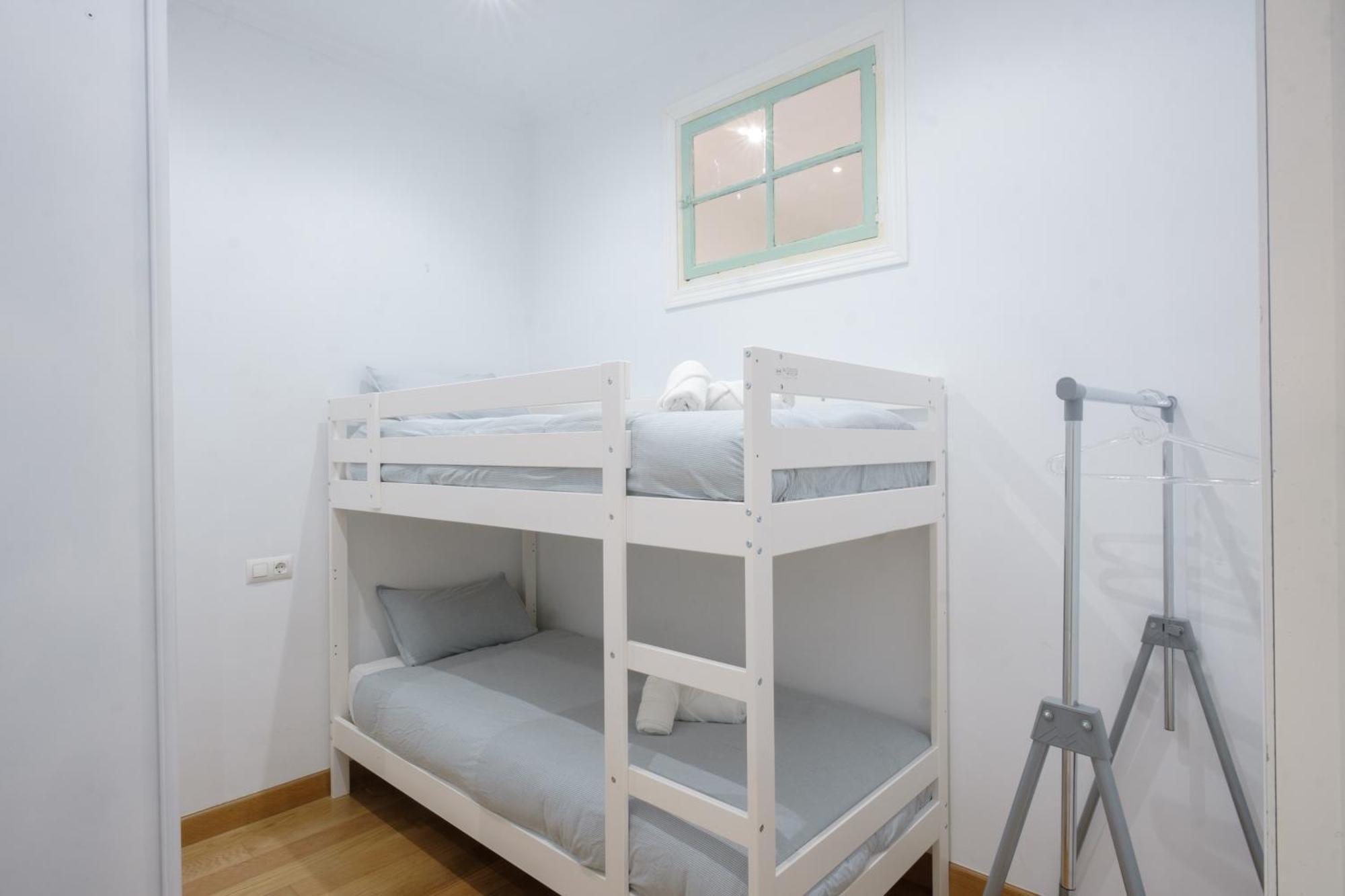 - Avda La Costa Apartment