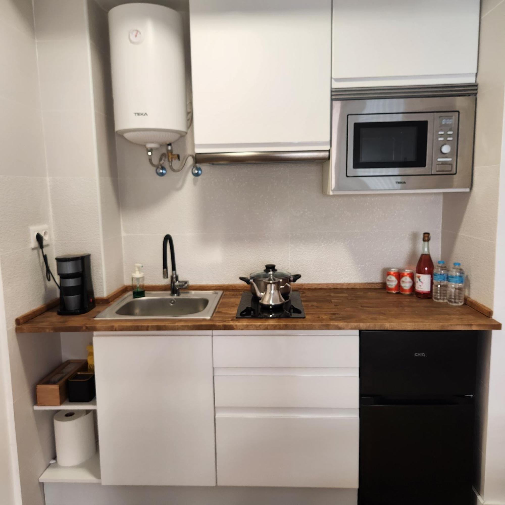 Modern 5 Min To & Dining