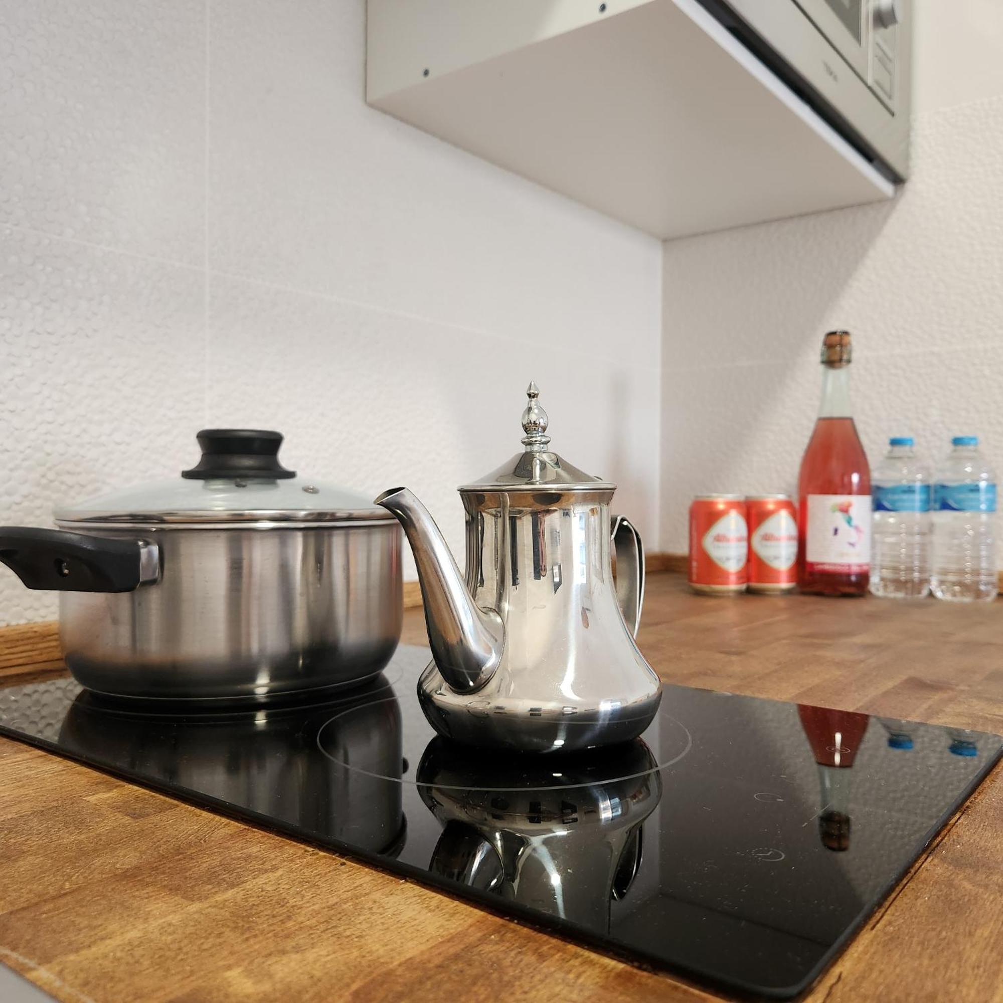 Modern 5 Min To & Dining *