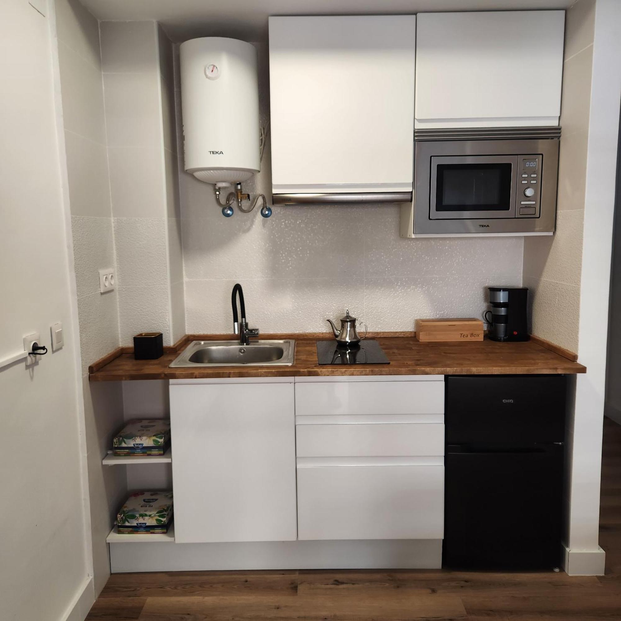 Modern 5 Min To & Dining