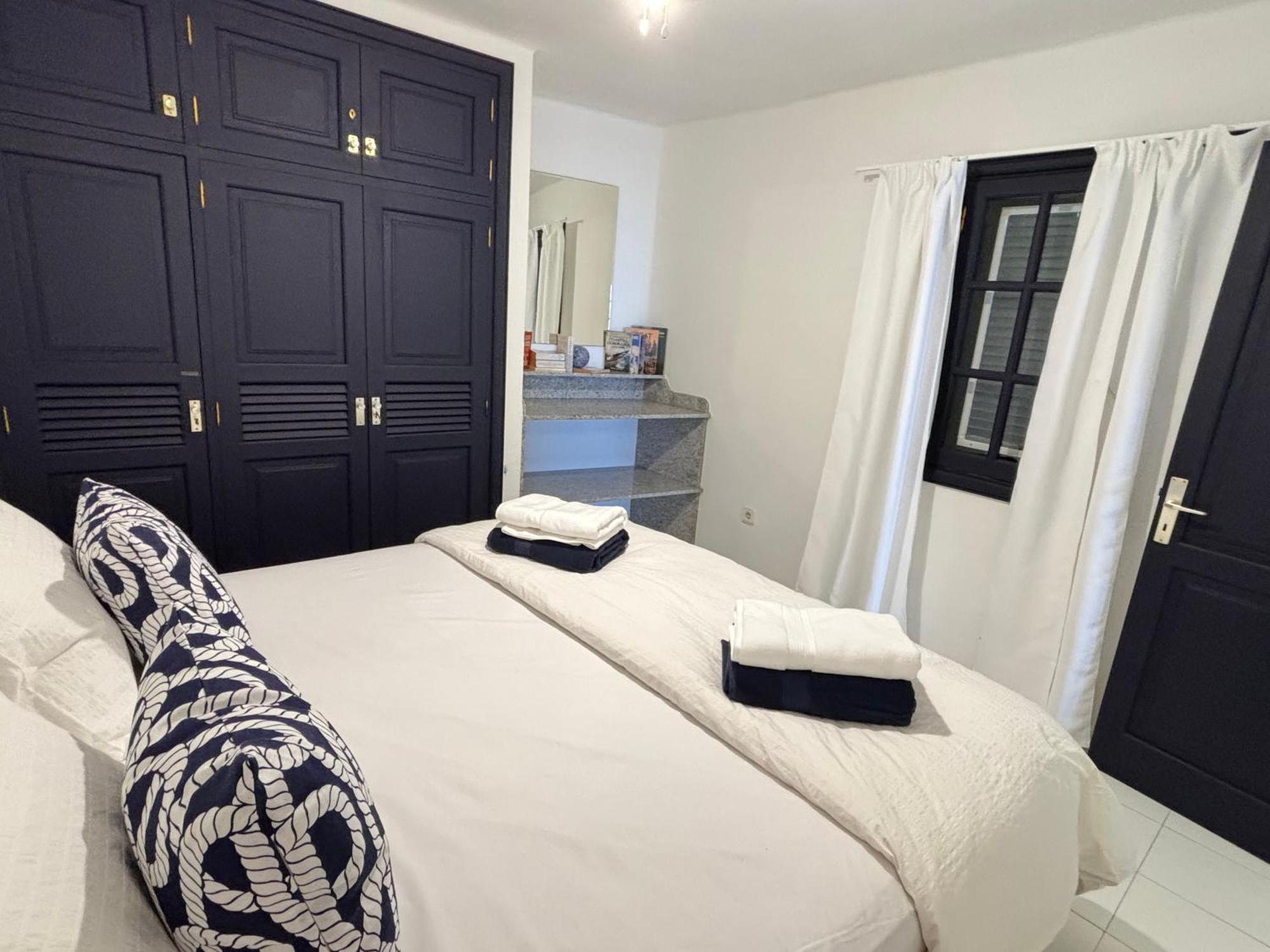 Sapphire Apartment *