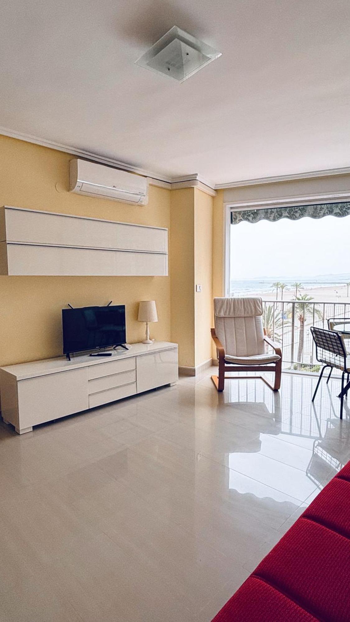 Primera Linea Playa San Antonio Apartment