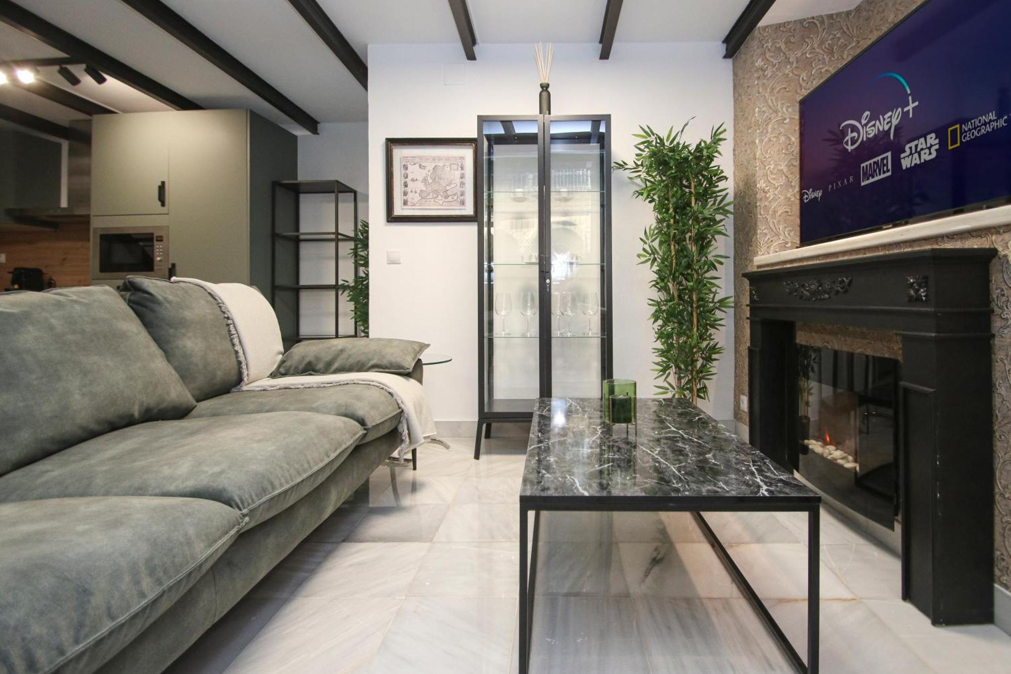 Apartment New! Luxurious & Chic Duplex Next To The Cathedral *