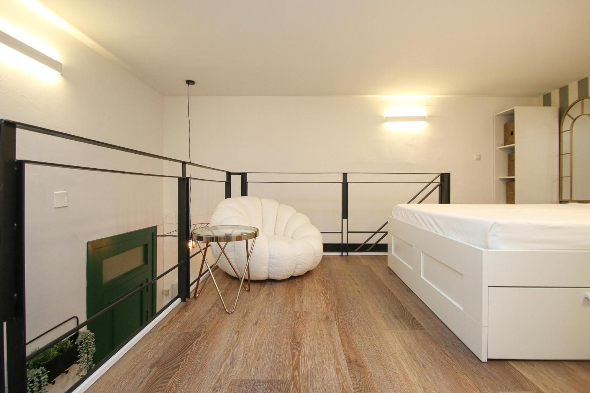 Apartment New! Luxurious & Chic Duplex Next To The Cathedral