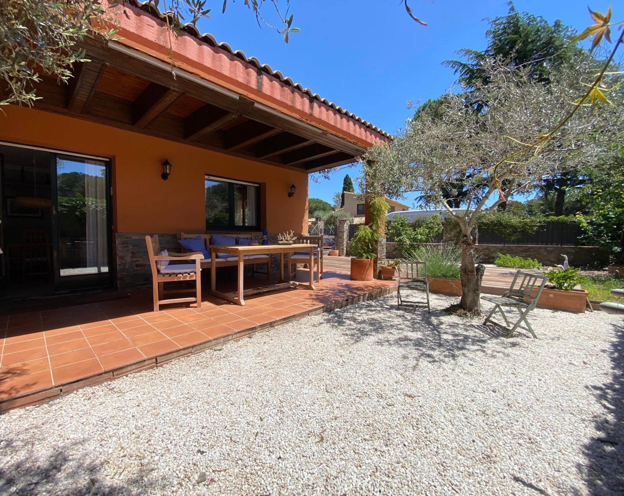 Casa Ras Holiday home Montras