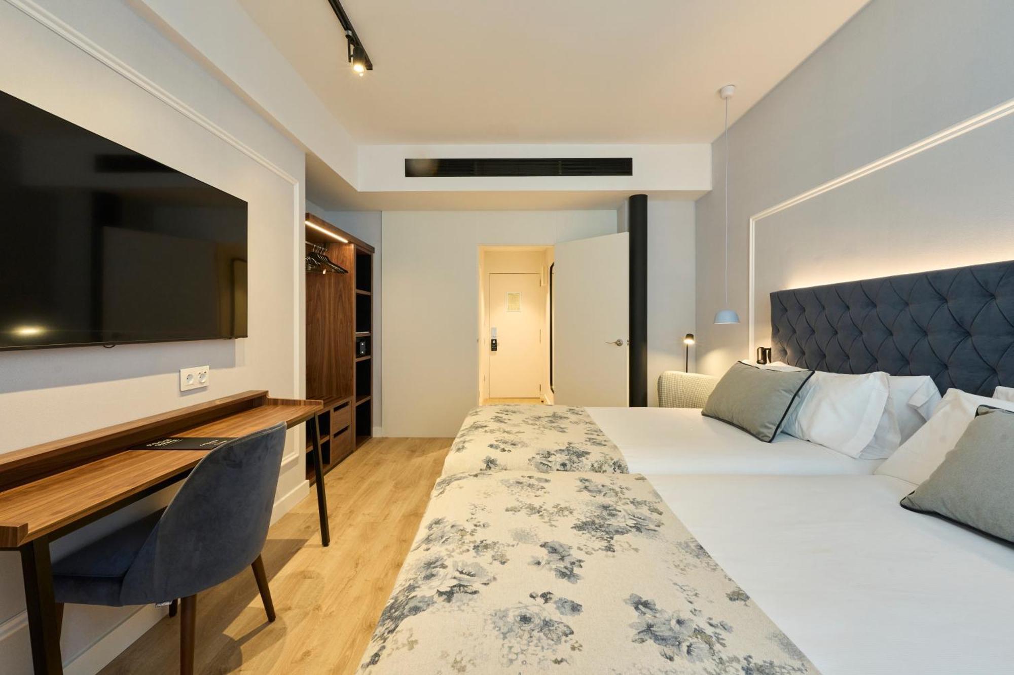 Hotel Catalonia El Pilar 4*