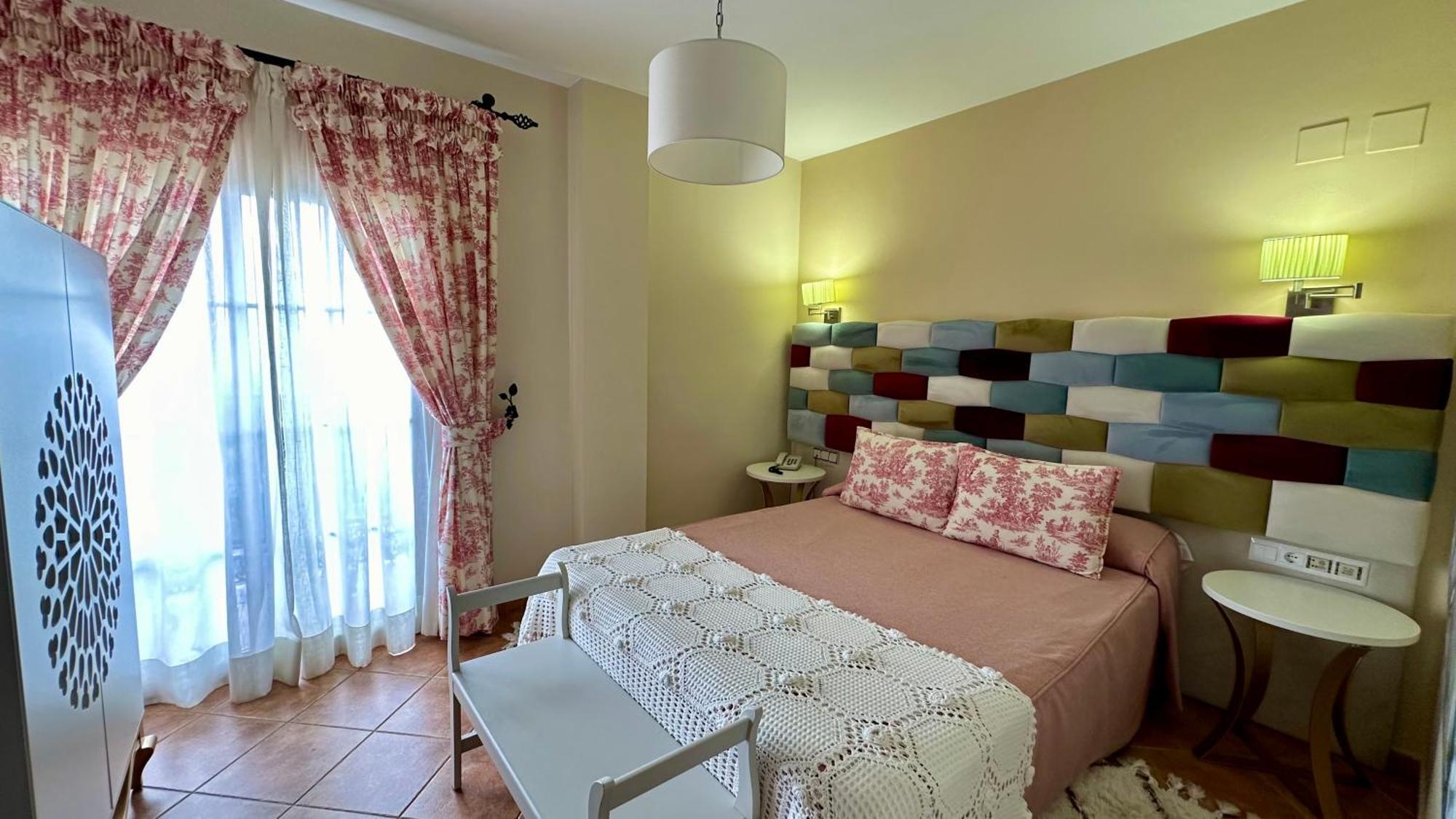 El Curro Hotel 4*